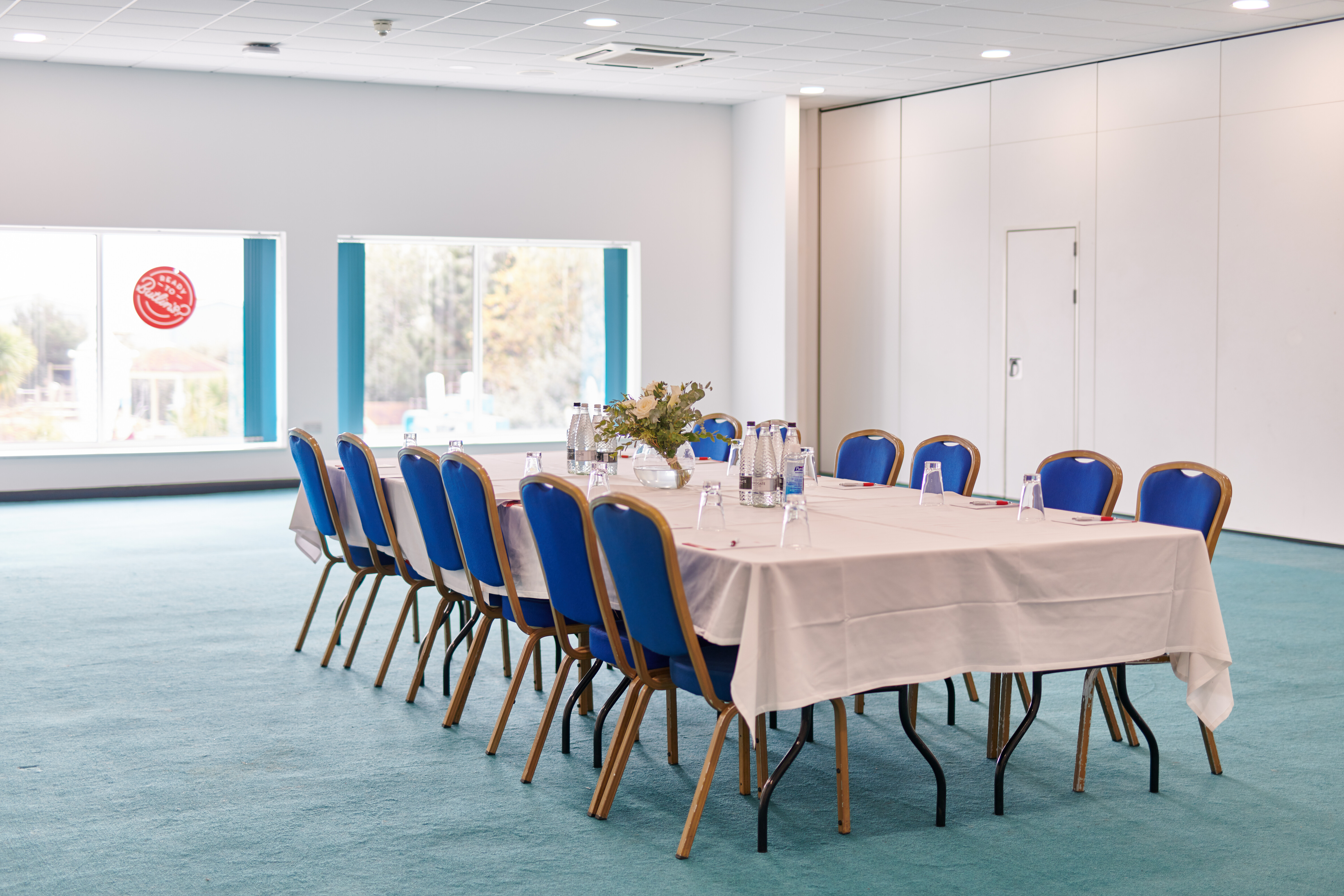 Butlin's Bognor Regis Conference Centre: professional meeting space with long table, ideal for events.