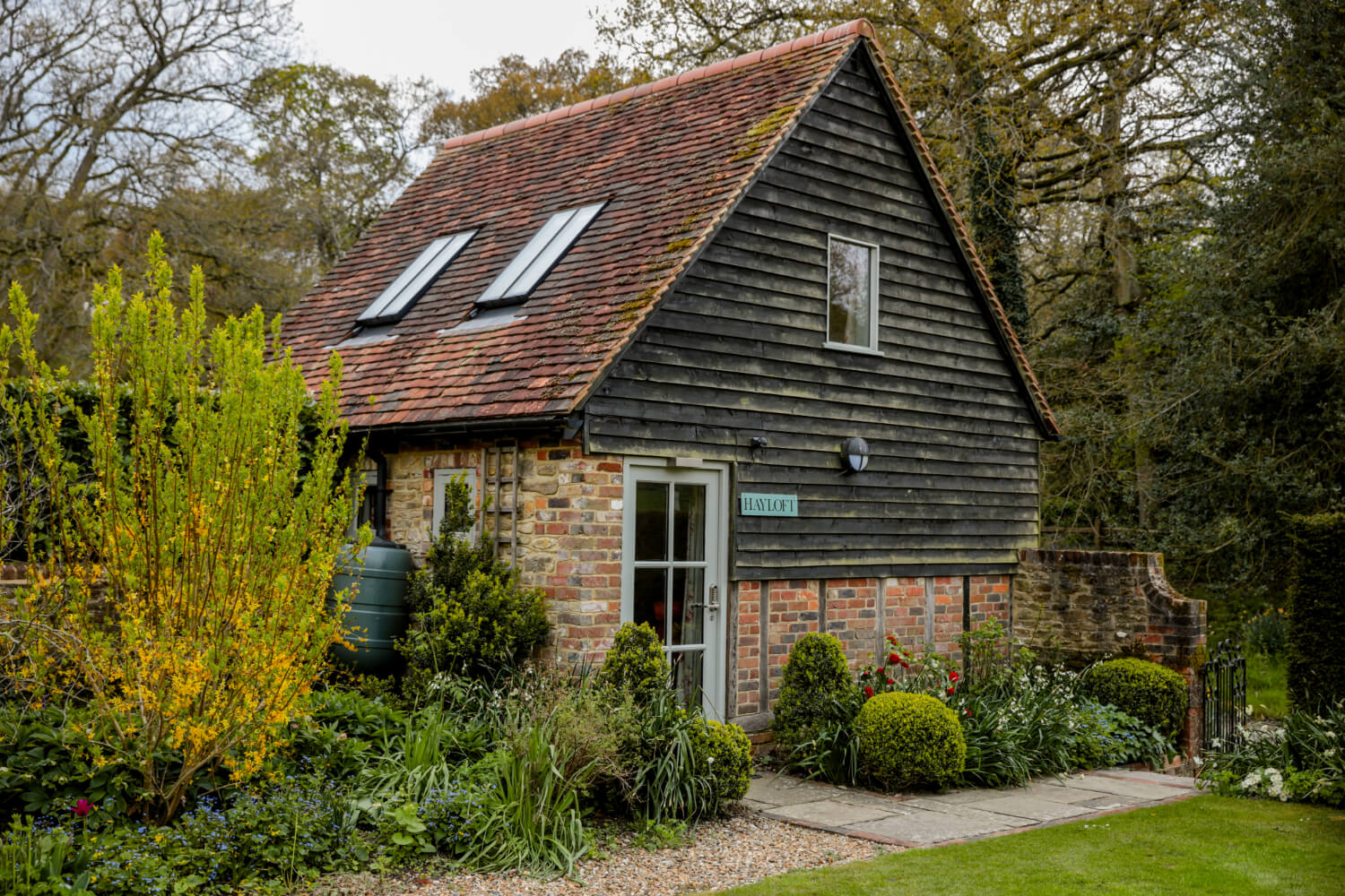 Gate Street Farmhouse: rustic boutique venue for private executive retreats and corporate off-sites.
