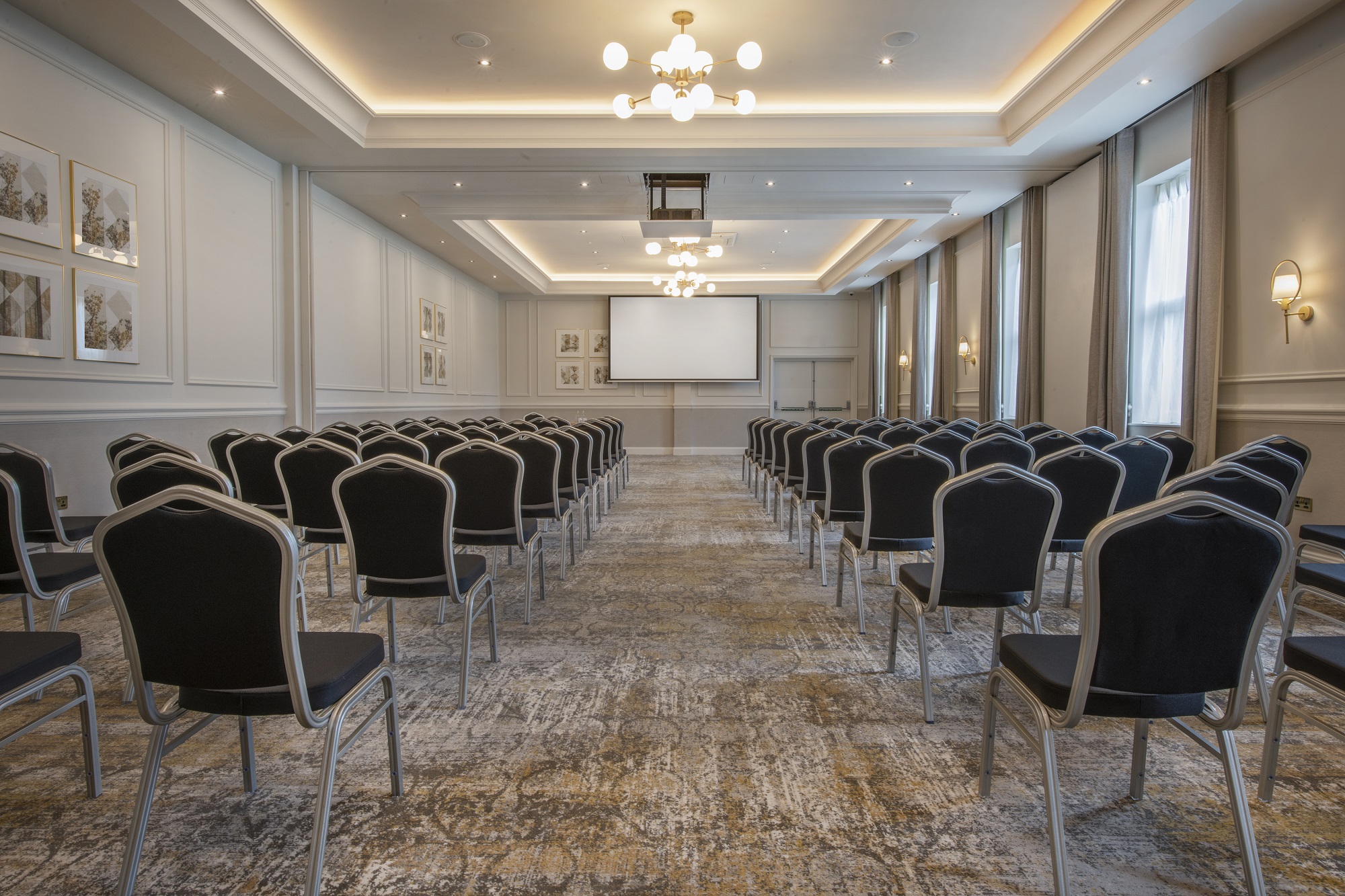 Eyre Suite at Horwood House: stylish meeting room for corporate events and seminars