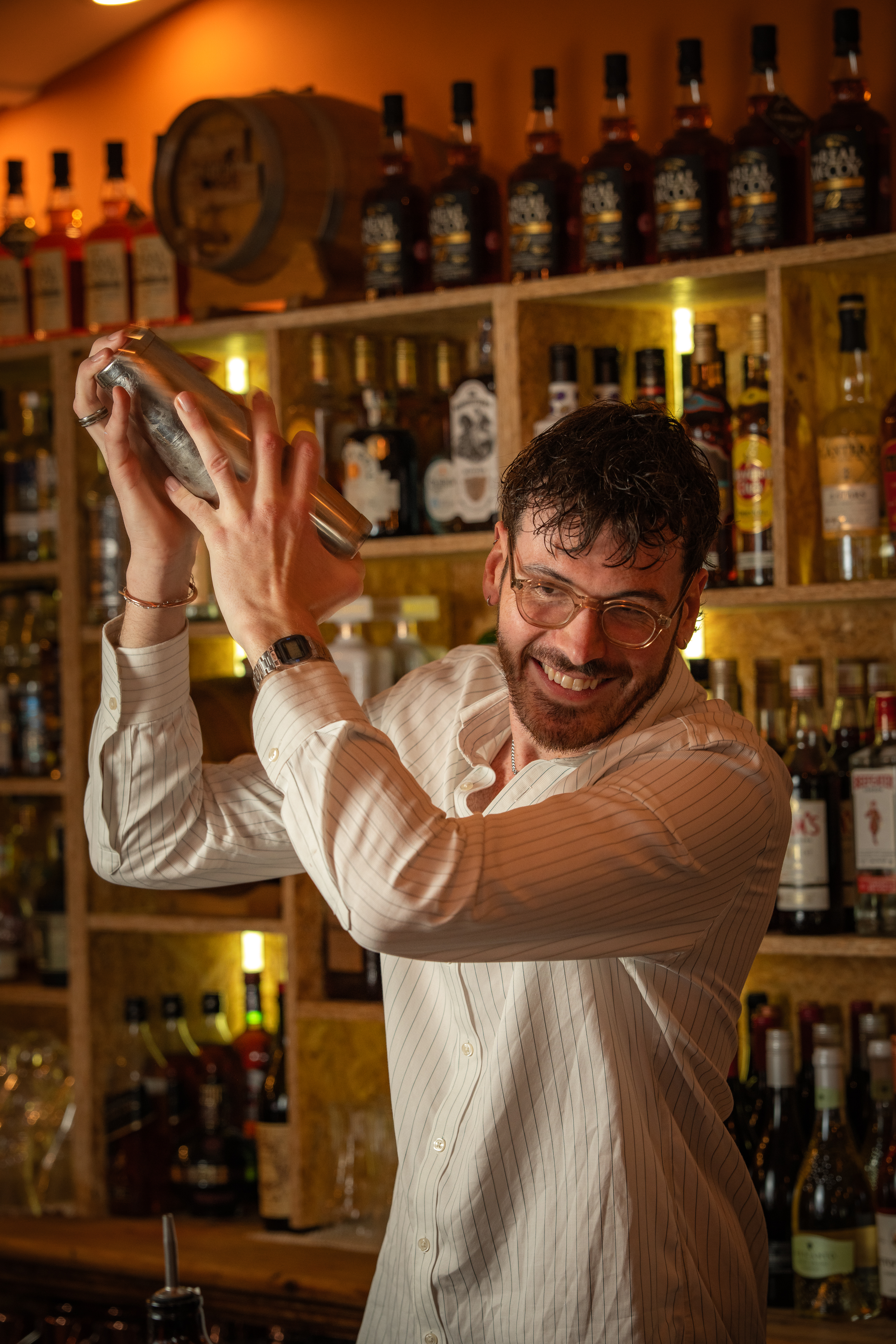 The Bird of Paradise Bar - nho3hijoslx.jpg