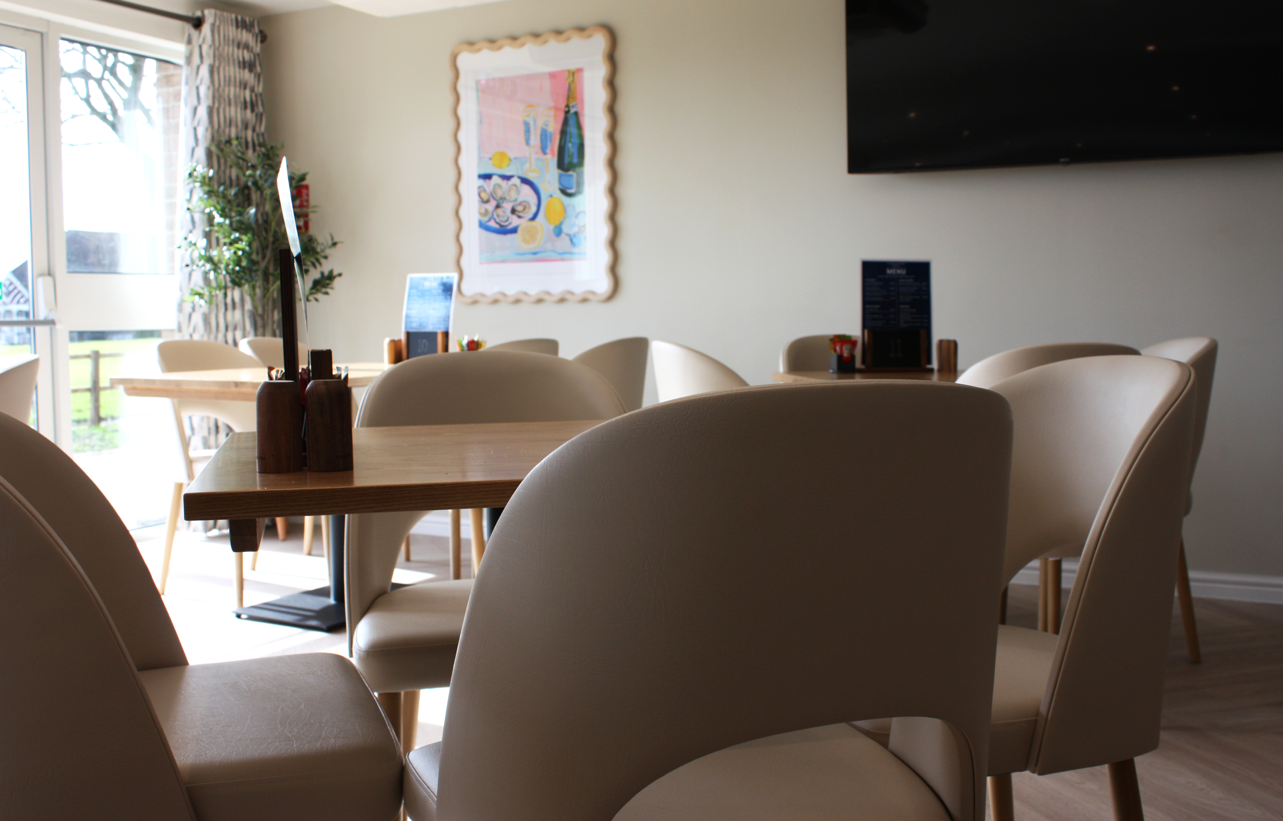 Hotel - awbev1pc3yr.jpg