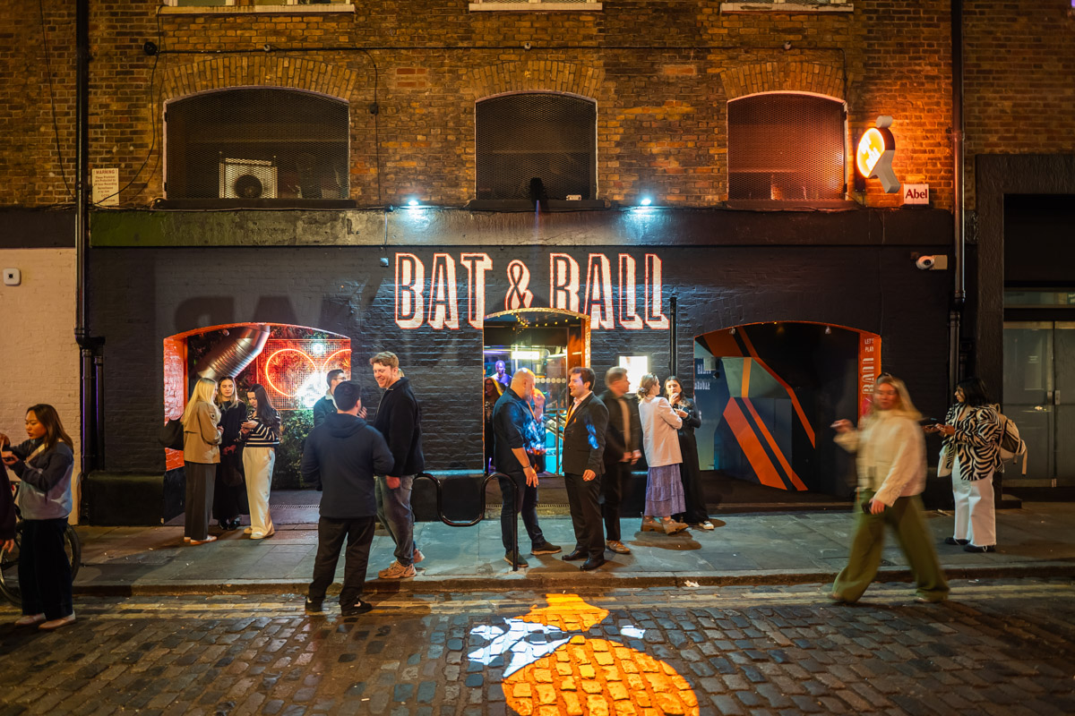 Bat & Ball Covent Garden - image 9