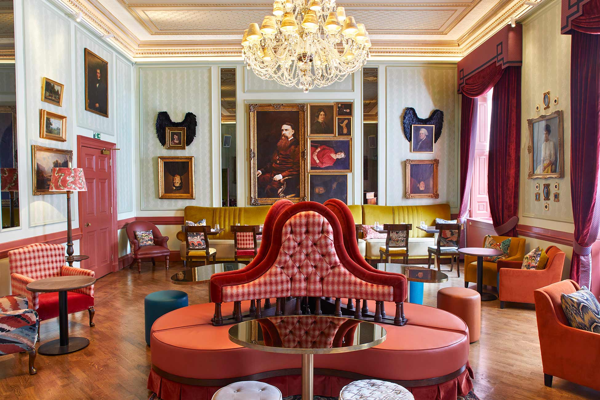 Stylish meeting space in House 21, ideal for networking and intimate gatherings.