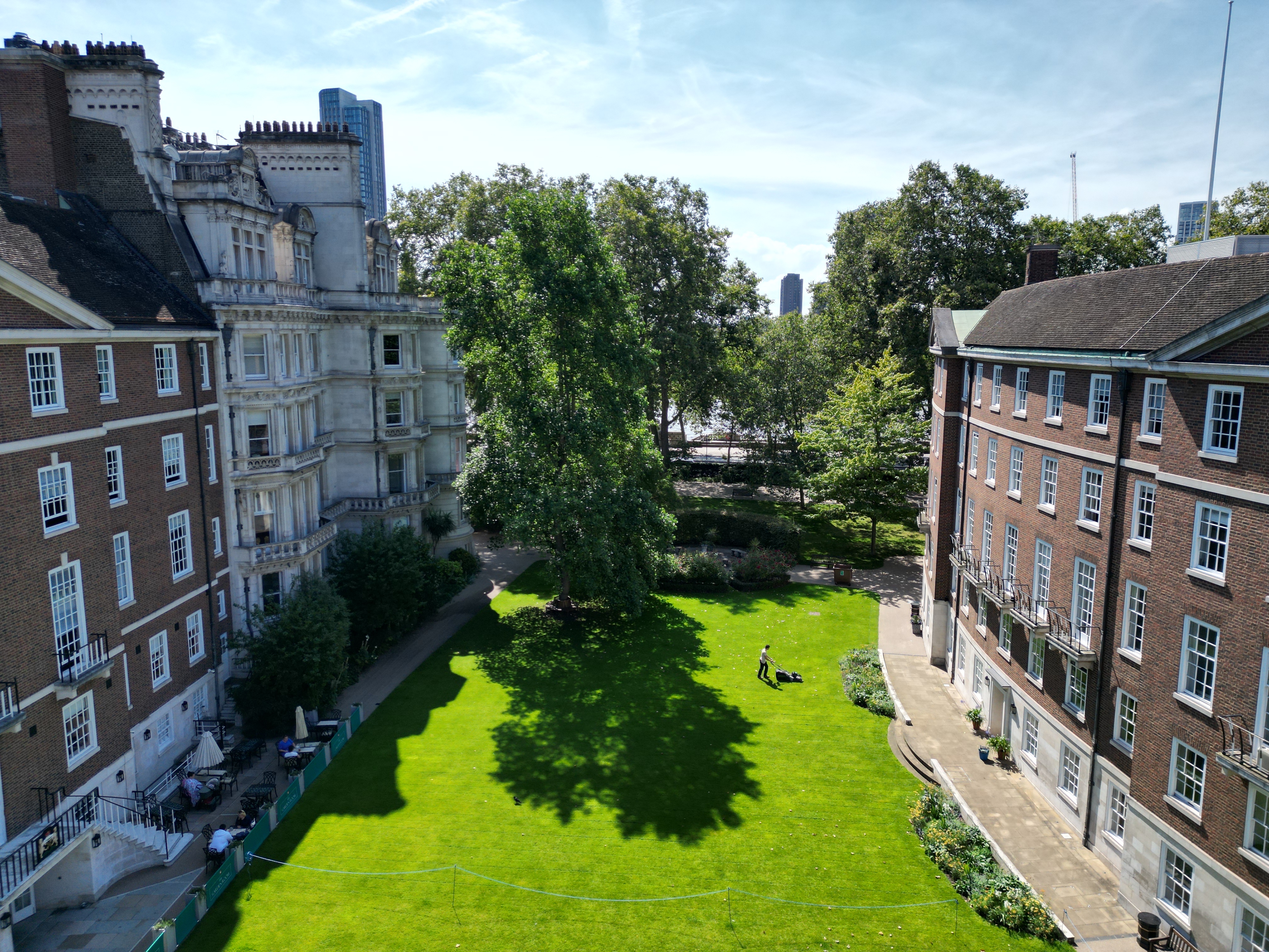 Lawns and Gardens - 4nyywxjzi4b.JPG