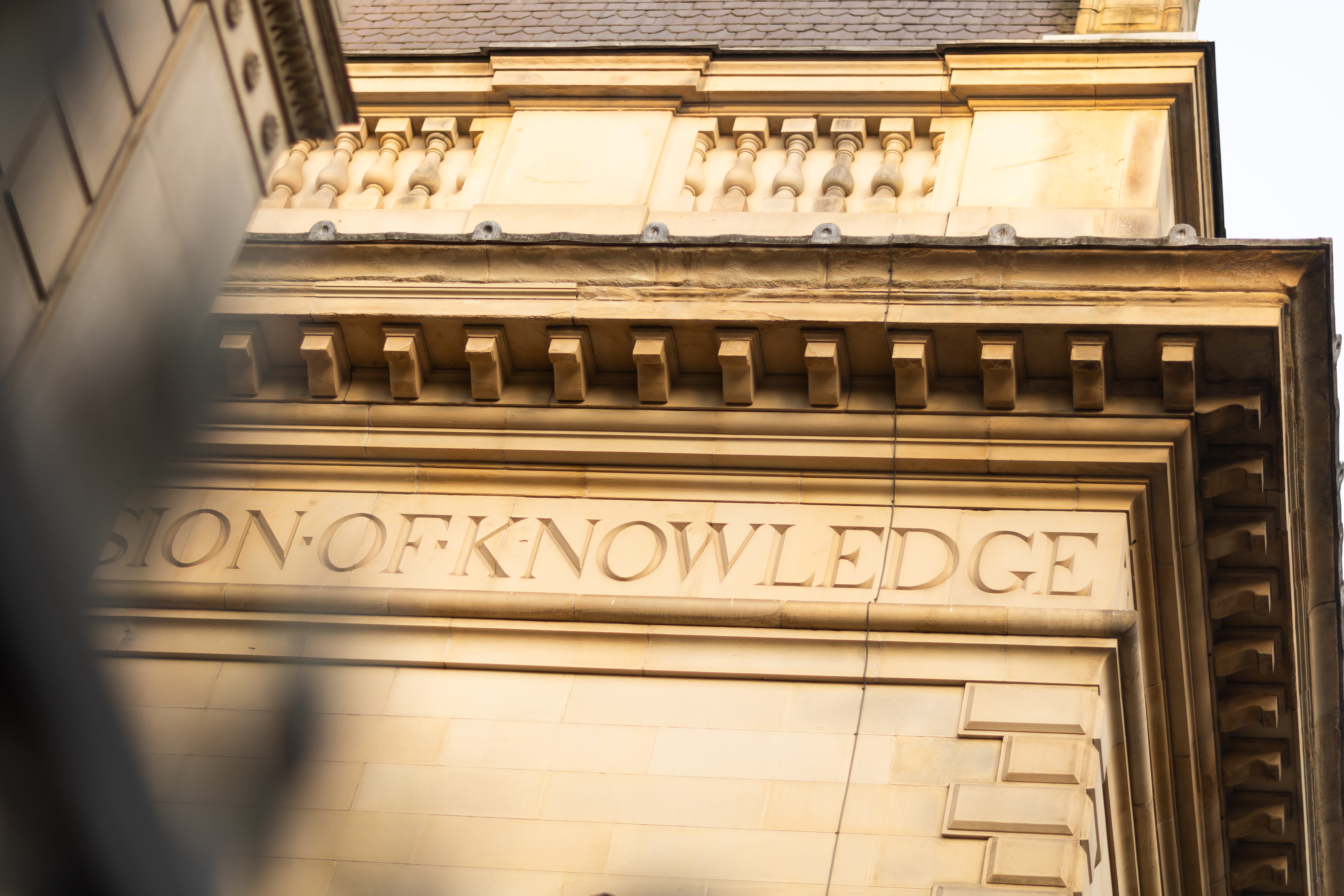 Victorian Hall - 2fq2e20lcxa.jpg