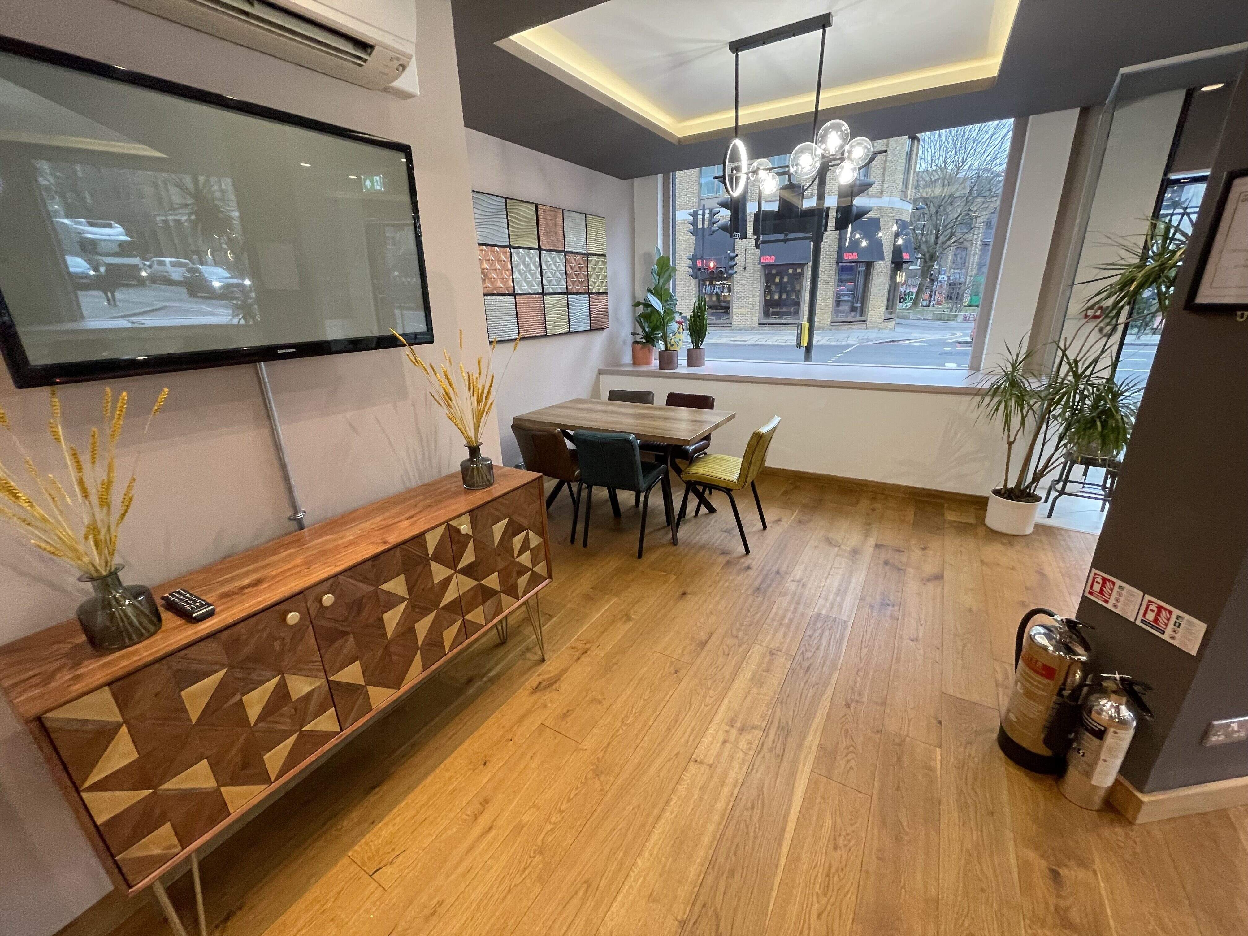 Intimate breakout space at The Lower Deck, ideal for small creative sessions and hybrid meetings.
