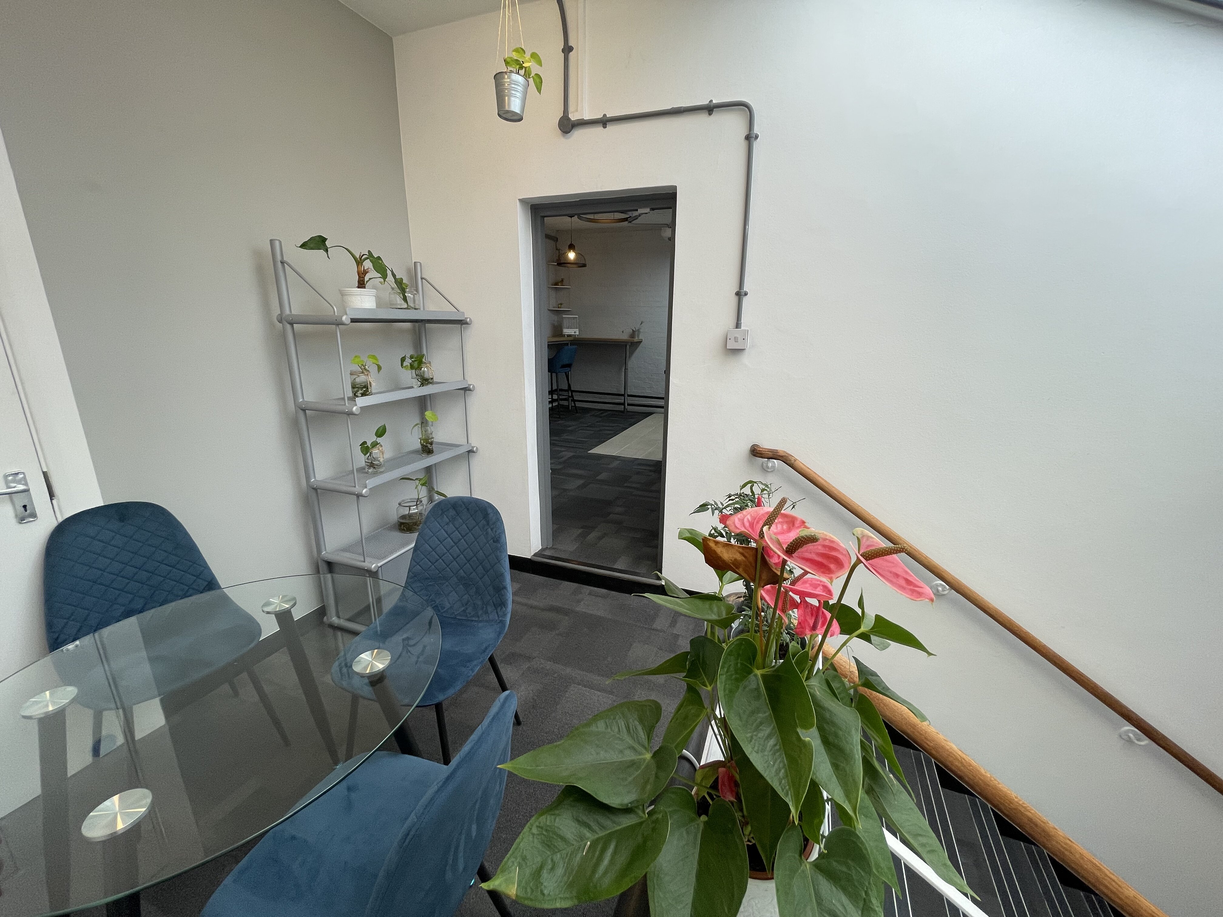 Upper Deck - xi0irv452n0.jpeg