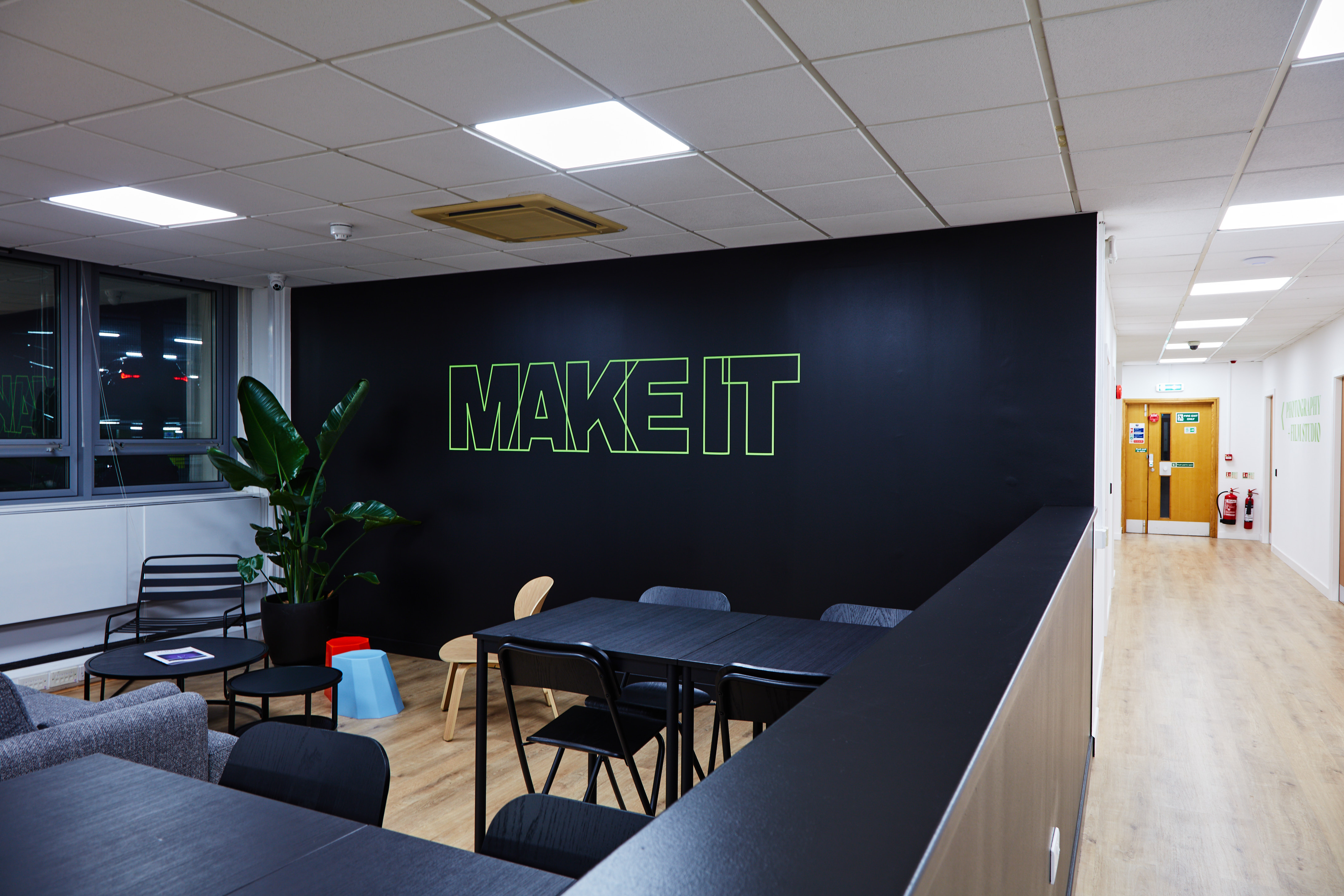 Modern meeting space in MAKE IT Barking, perfect for brainstorming and workshops.
