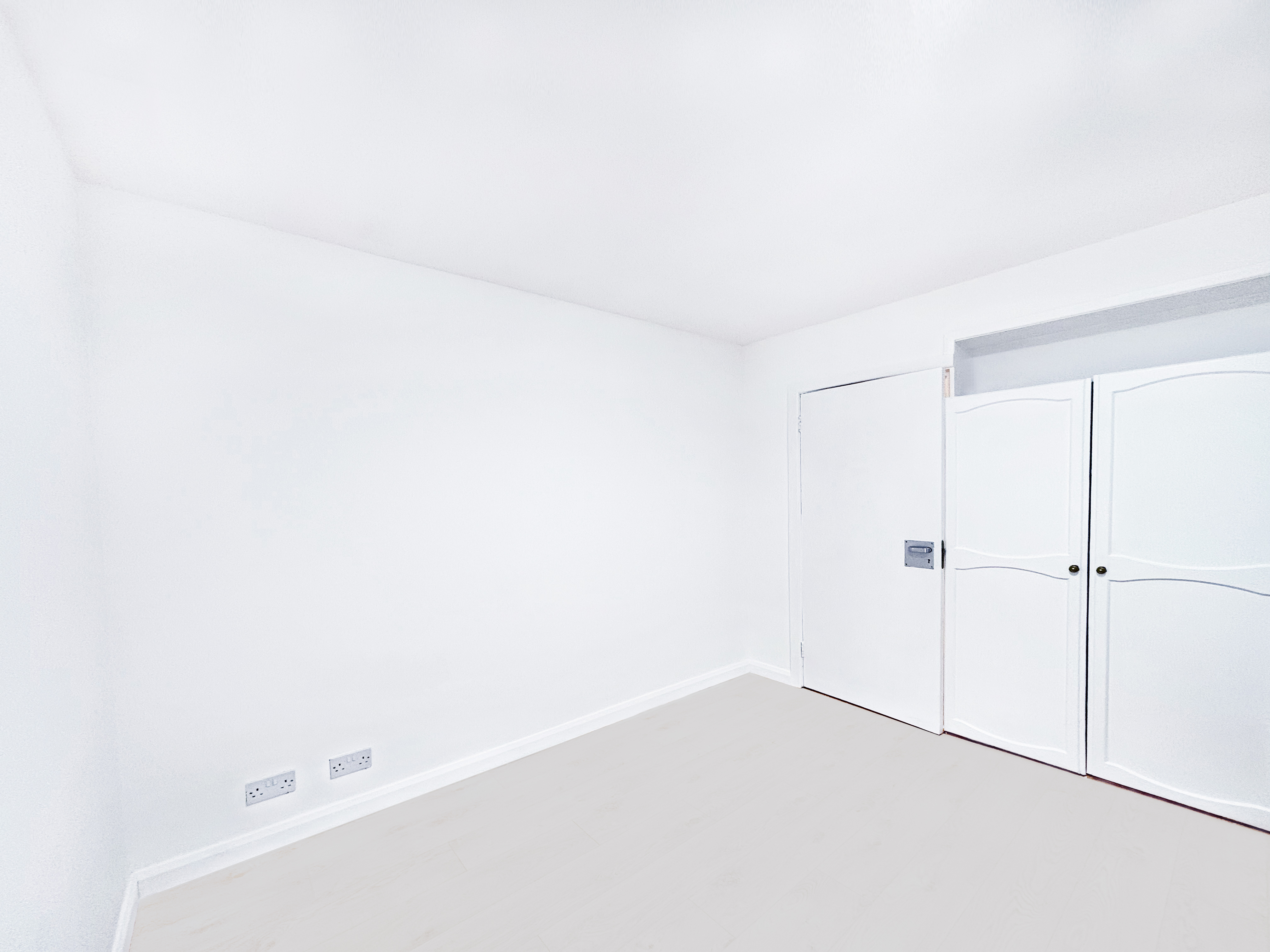Minimalist gallery venue for product launch or art pop-up event hire.