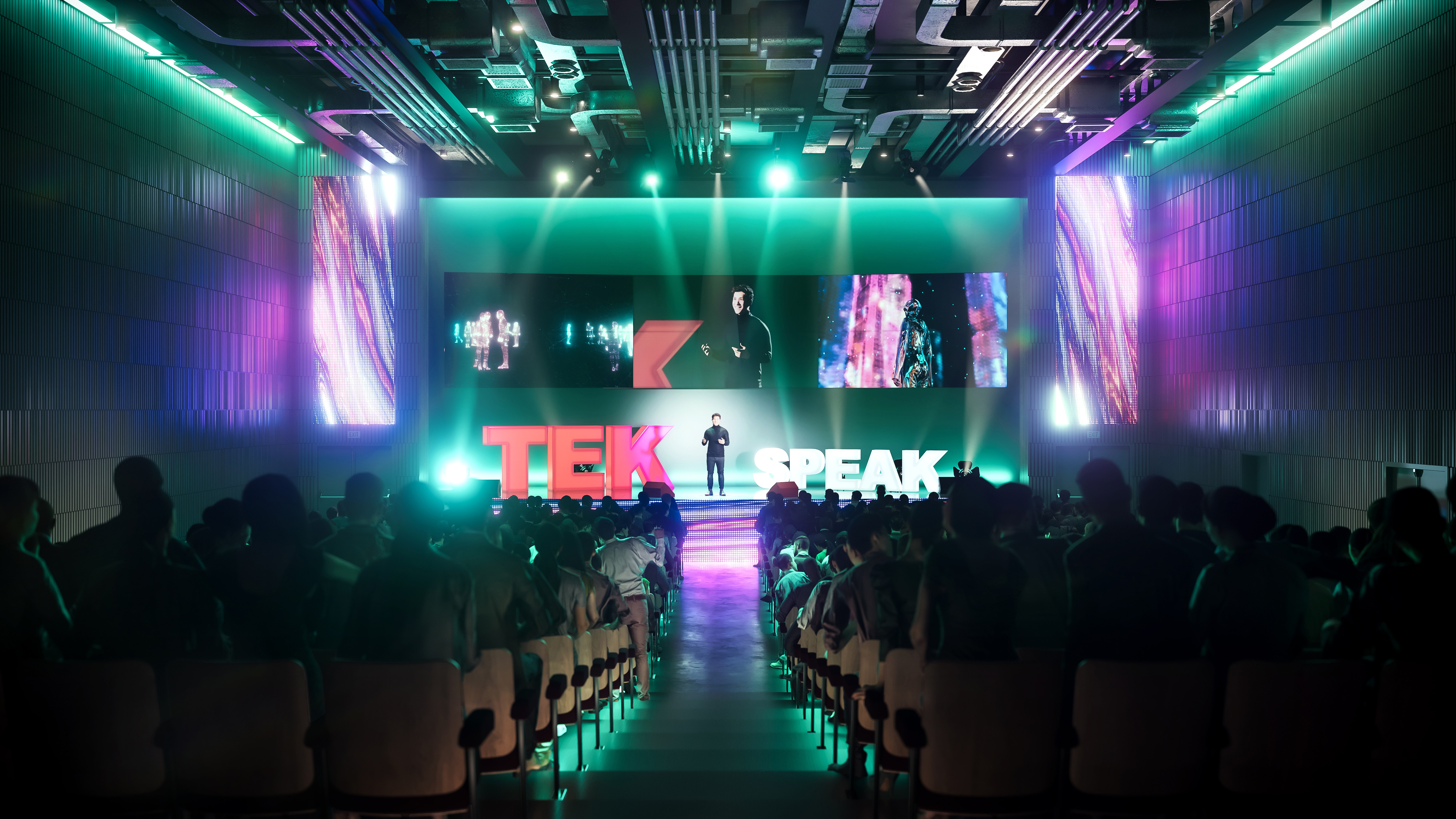 Dynamic conference at International Convention Centre, Olympia with engaging visuals and tech focus.