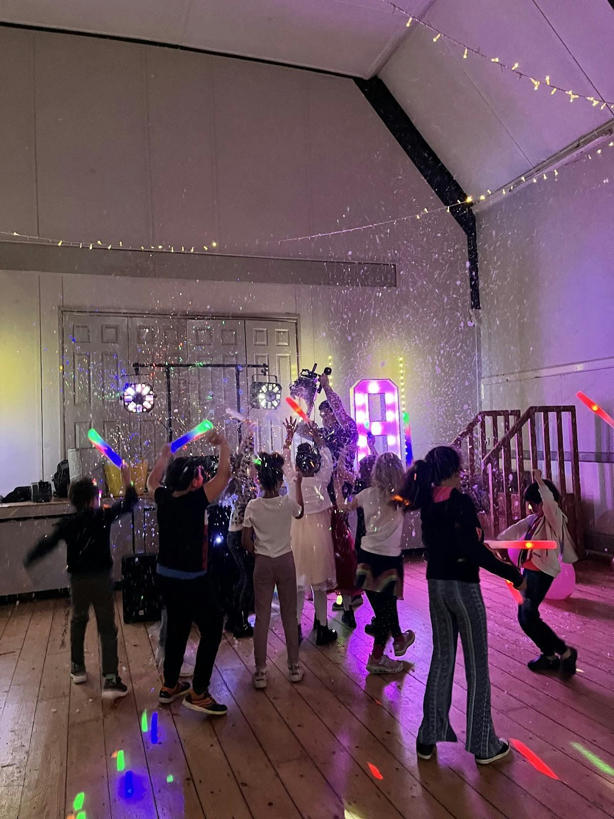 The Elmgrove Centre - >Party Peeps</a>