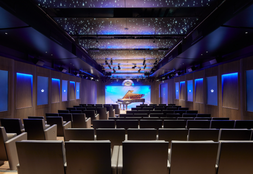 Modern event space in Bechstein Hall with grand piano, ideal for conferences and concerts.