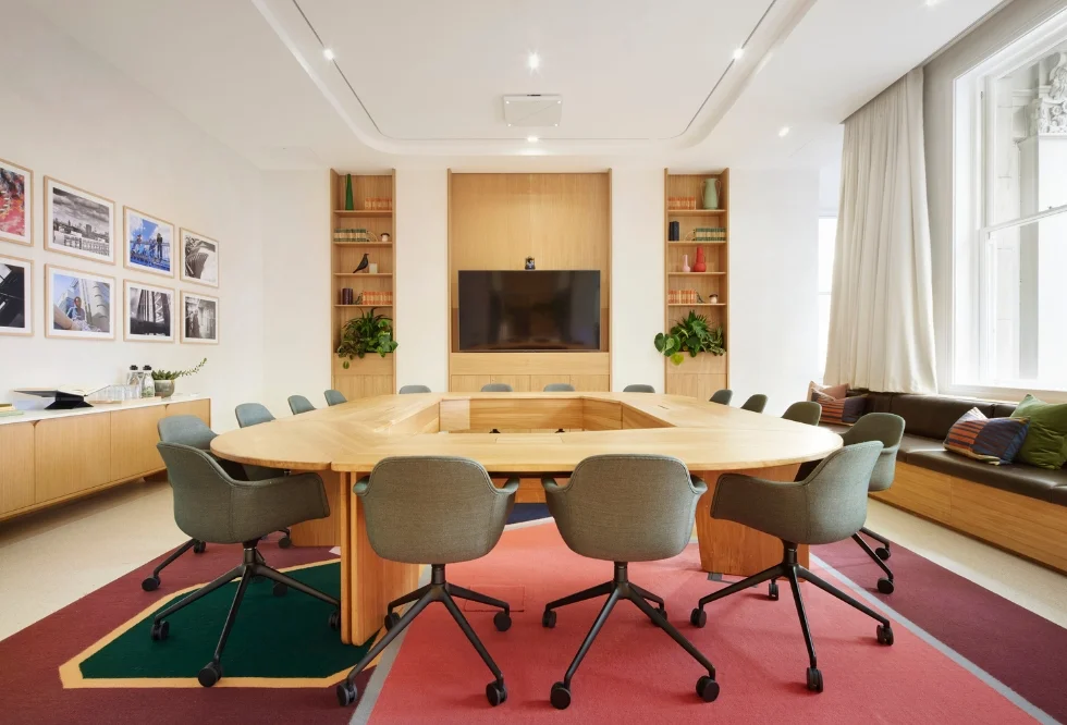 Bright & Modern Meeting Rooms | x+why