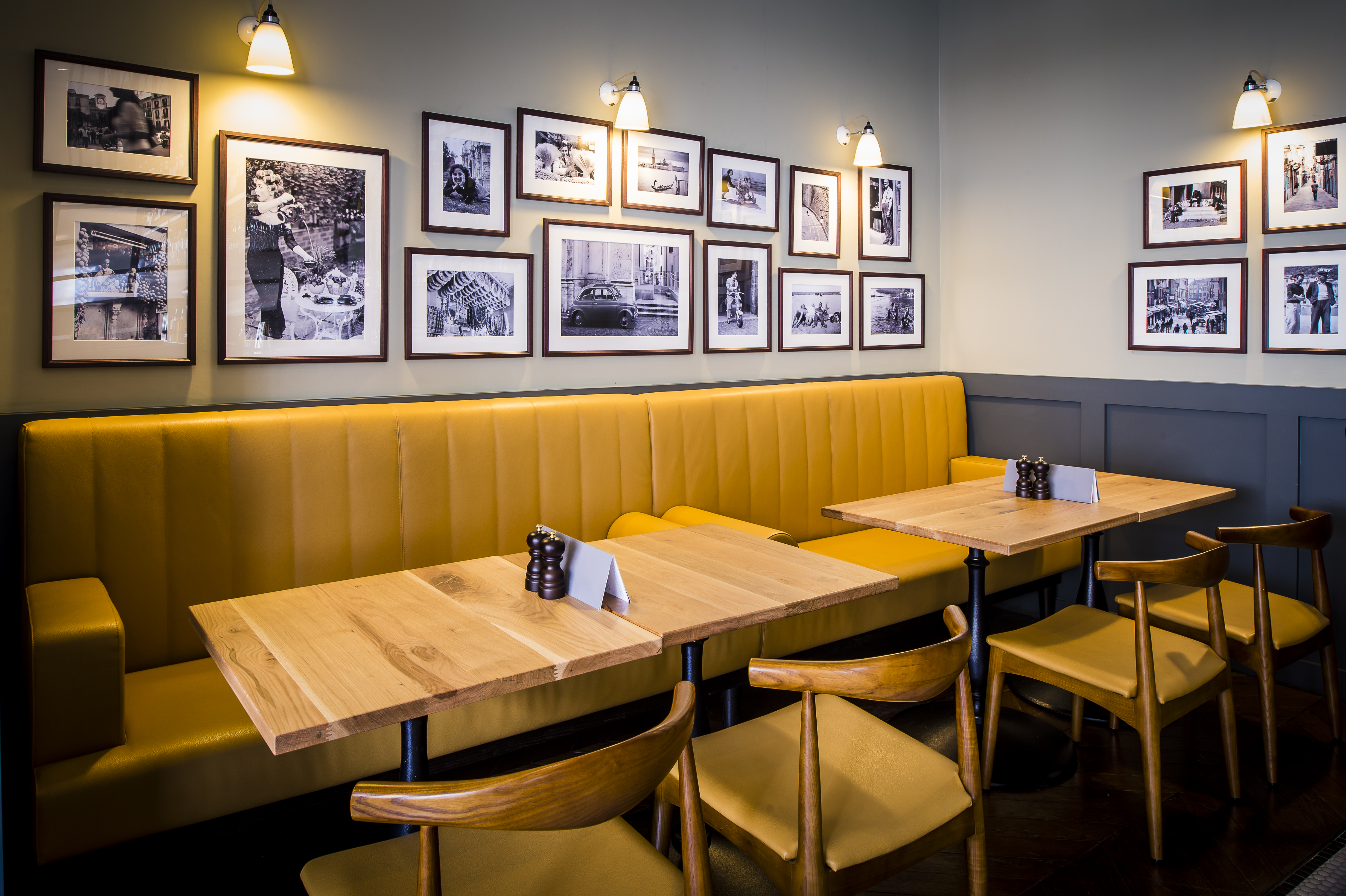 Cozy TOZI Restaurant in Park Plaza Victoria, ideal for intimate meetings and networking.