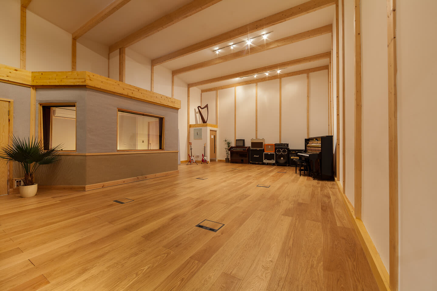 The Live Room - 80 HERTZ Studios ...