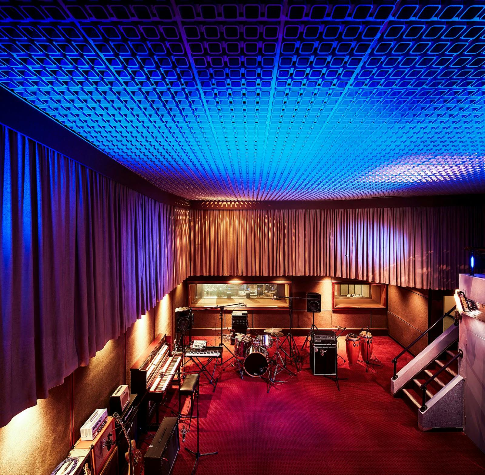 Low Four Studio - >Low Four Studio</a>