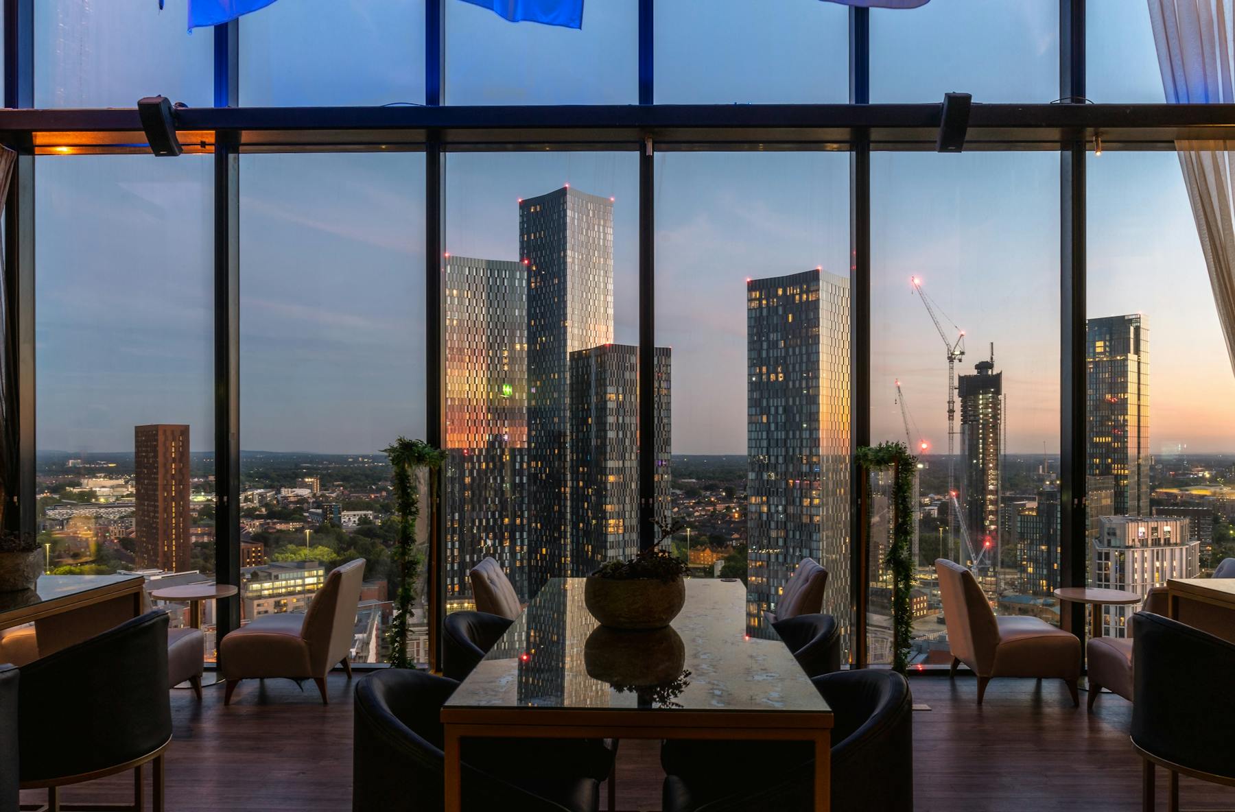 Wine Dine & Skyline | Hilton Manchester ...