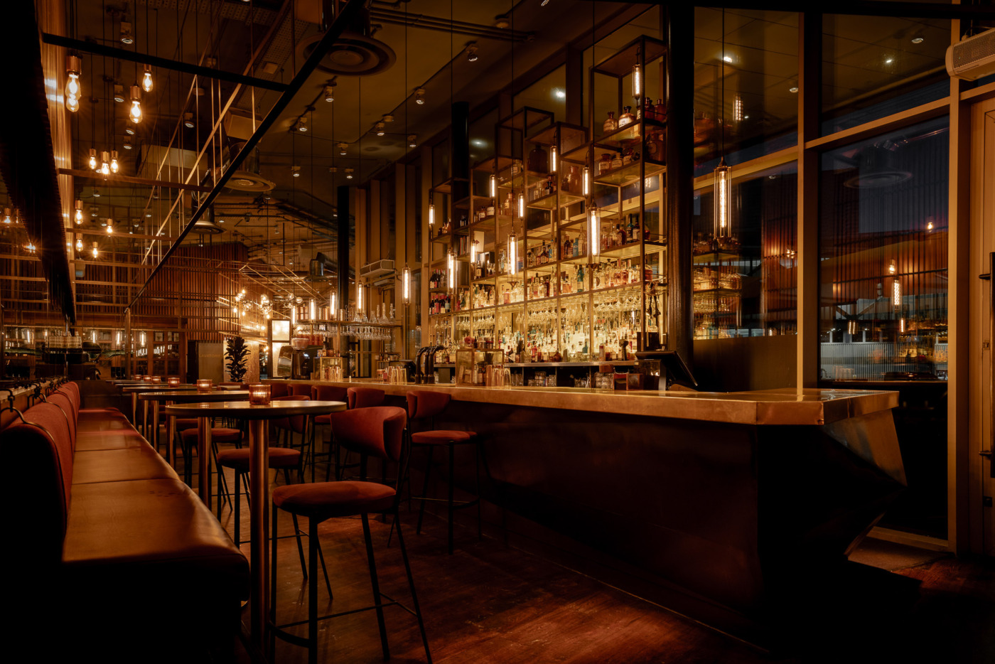 Cocktail Bar & Restaurant MediaCity ...