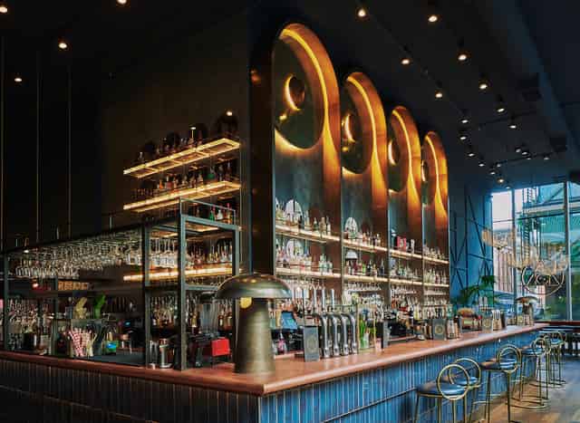 Cocktail bar