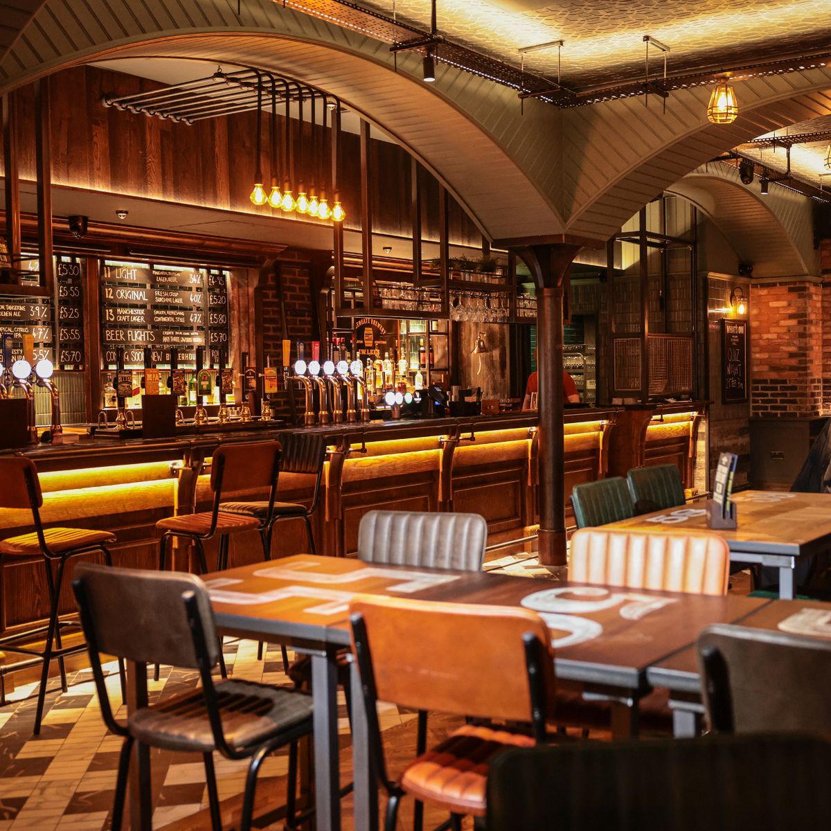 new pub opposite Manchester Town Hall ...