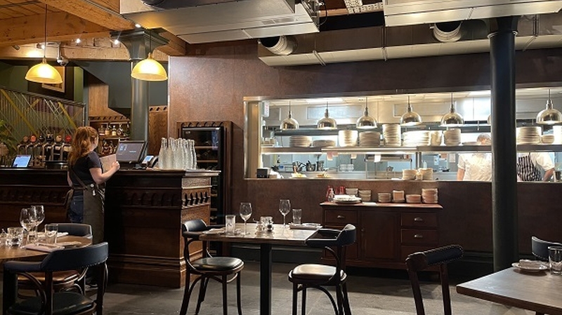 Stylish bar area at The Fountain House, perfect for intimate gatherings and corporate events.