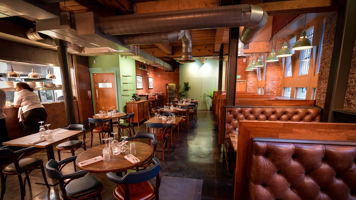 Bar area - 4a6c76c3-a082-43d5-9067-cc377887eb4c.webp