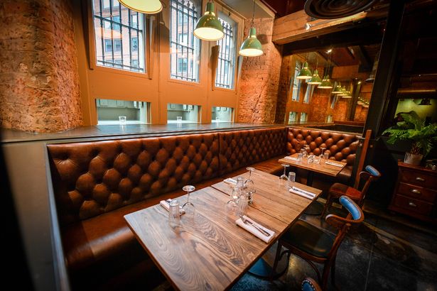 Bar area - 924c46c4-d2ba-4d7c-9428-032a1bb161d7.webp