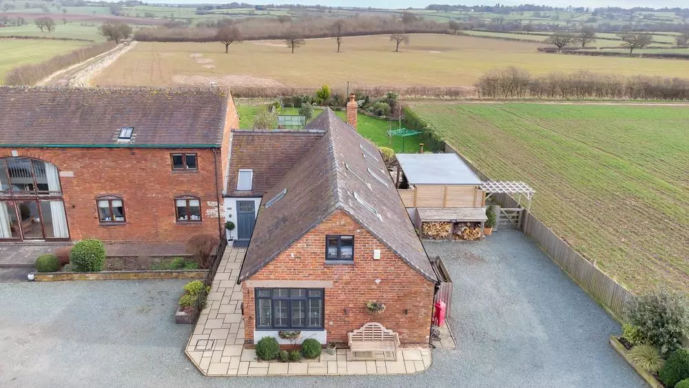 Great Haywood... 3 bed barn conversion ...