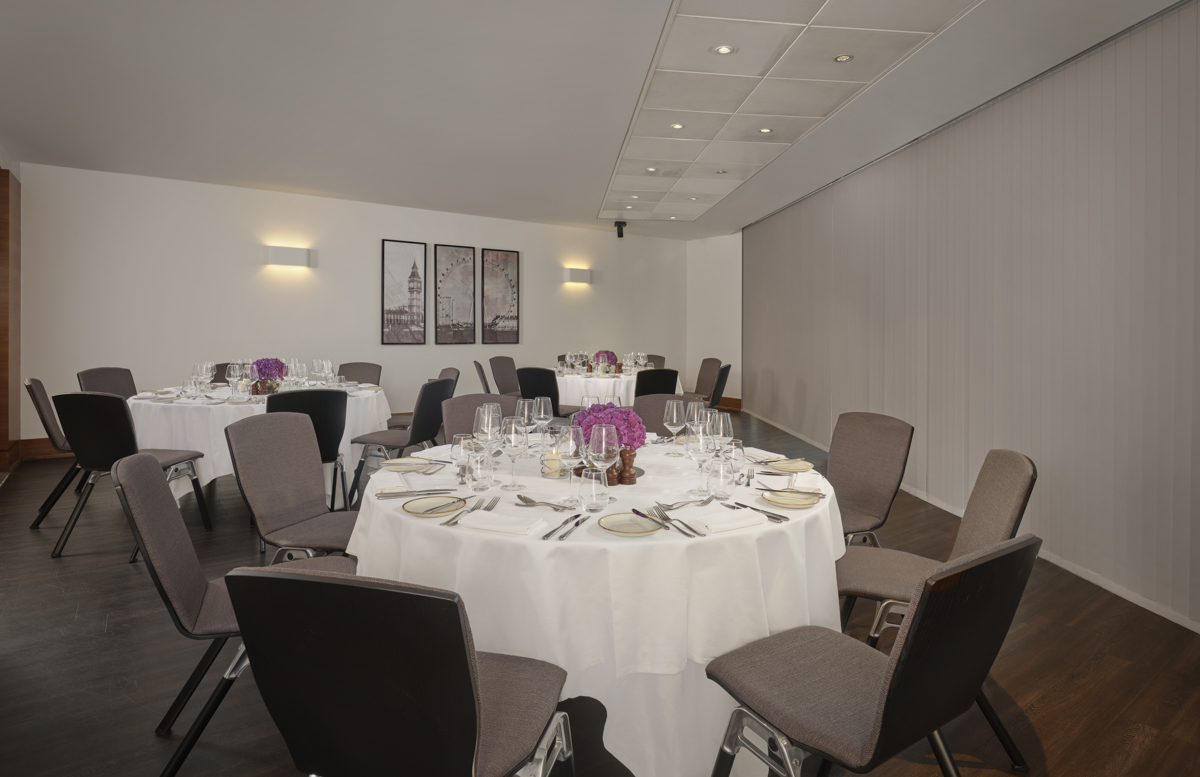 Elegant Terrace Suite dining setup at Park Plaza County Hall for corporate events.