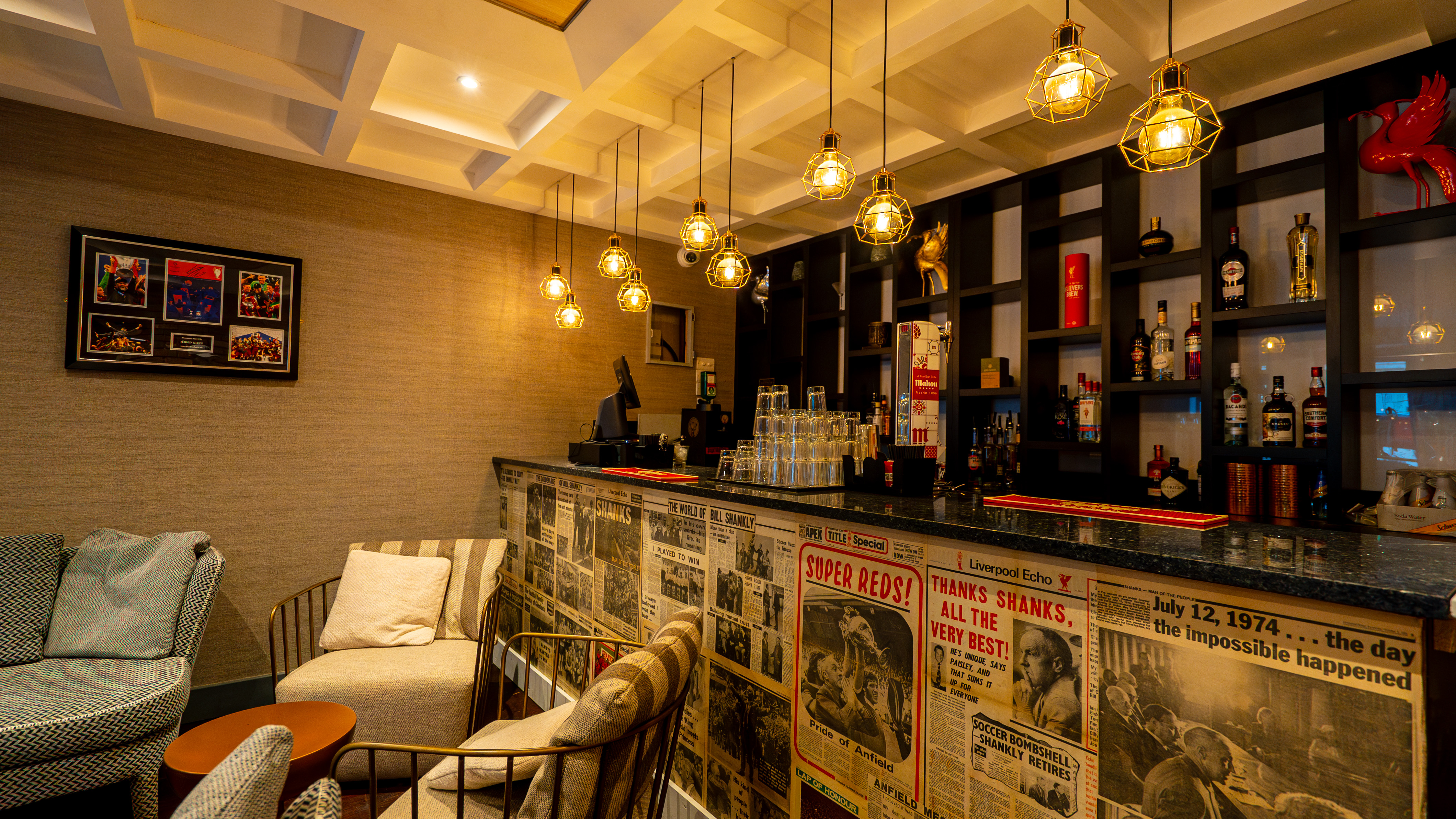 Bar  - gi1dke4ibs0.JPG