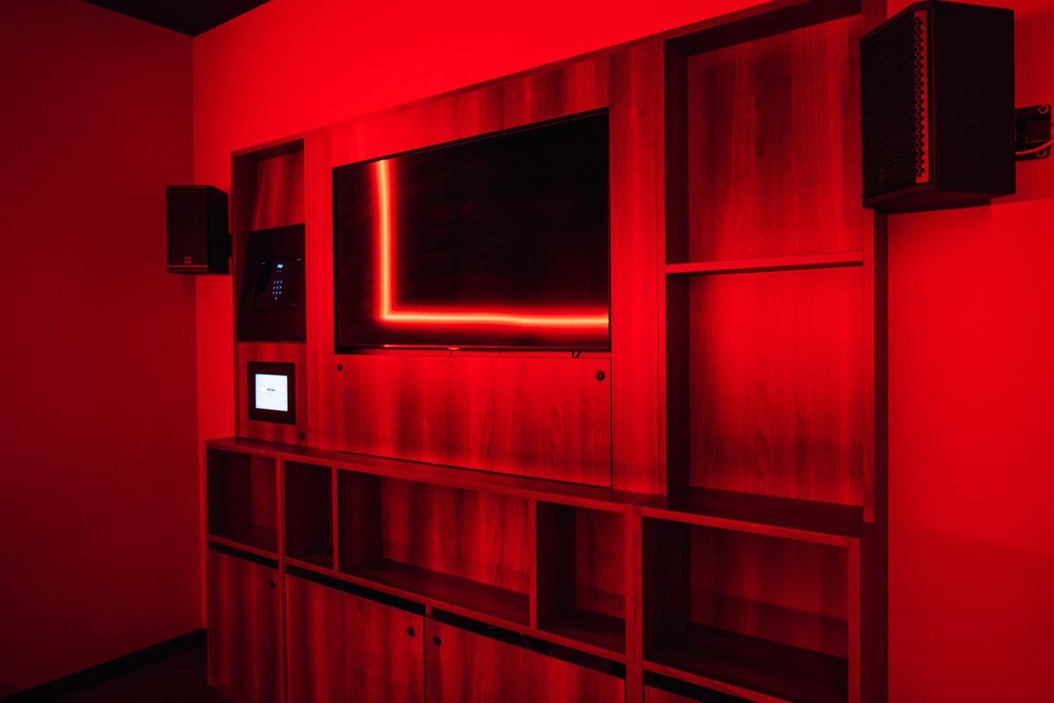 Private Karaoke Room - 3ivwpjdvaat.jpg