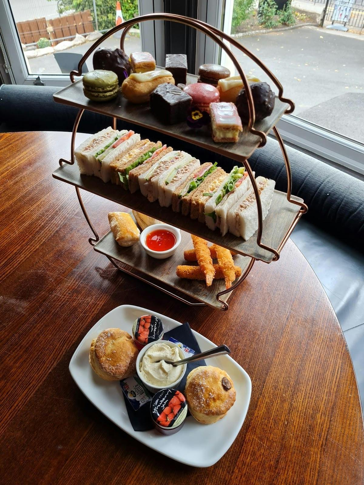 10 Hotel - >Number 10 Hotel</a>