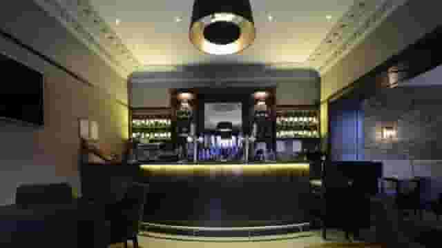 10 Hotel