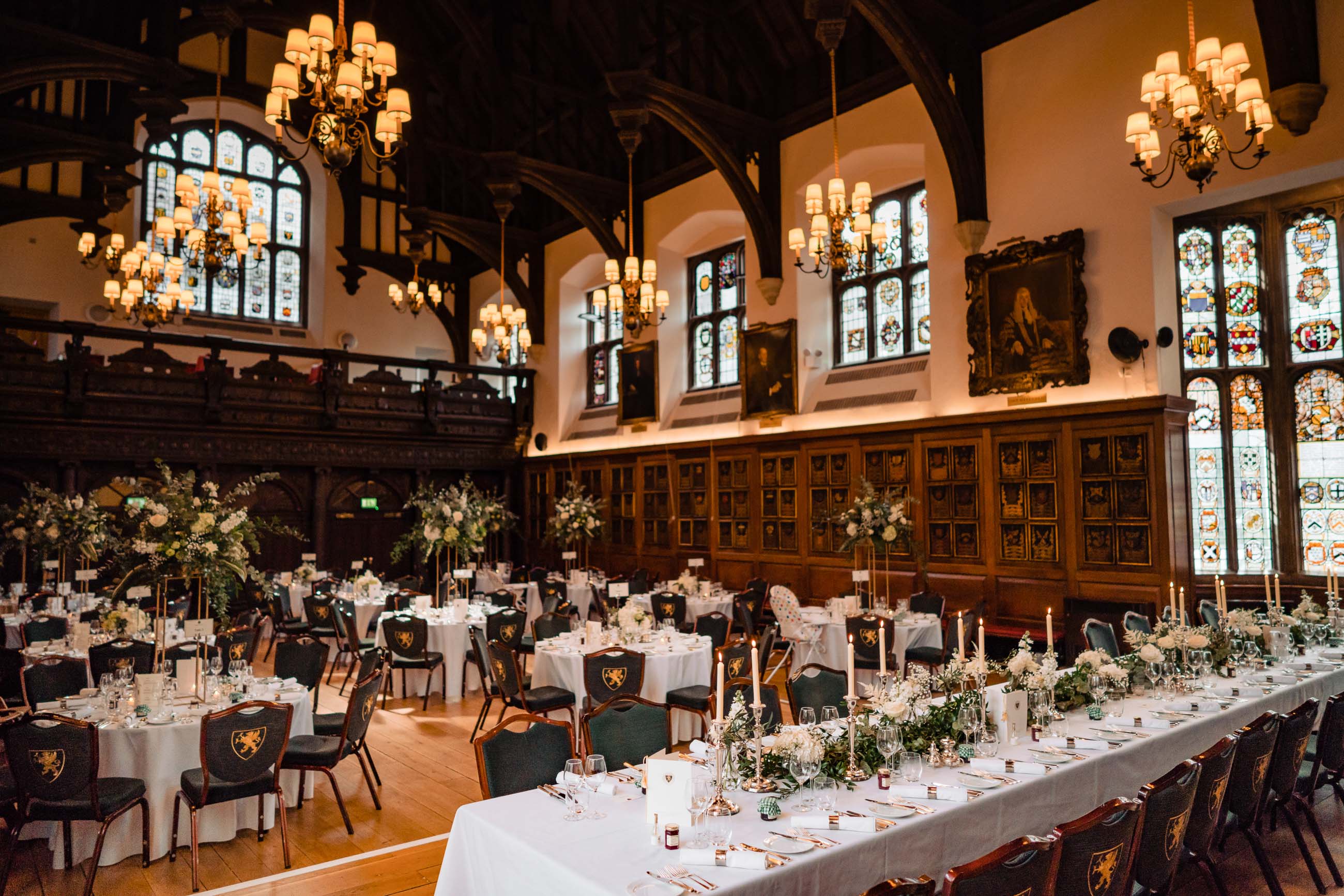 Elegant Gray's Inn wedding, chandeliers, historic venue.