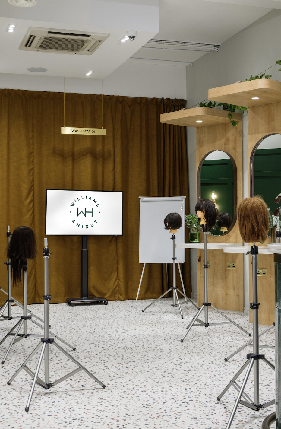 Beauty Event Space - d5ut24upyan.png