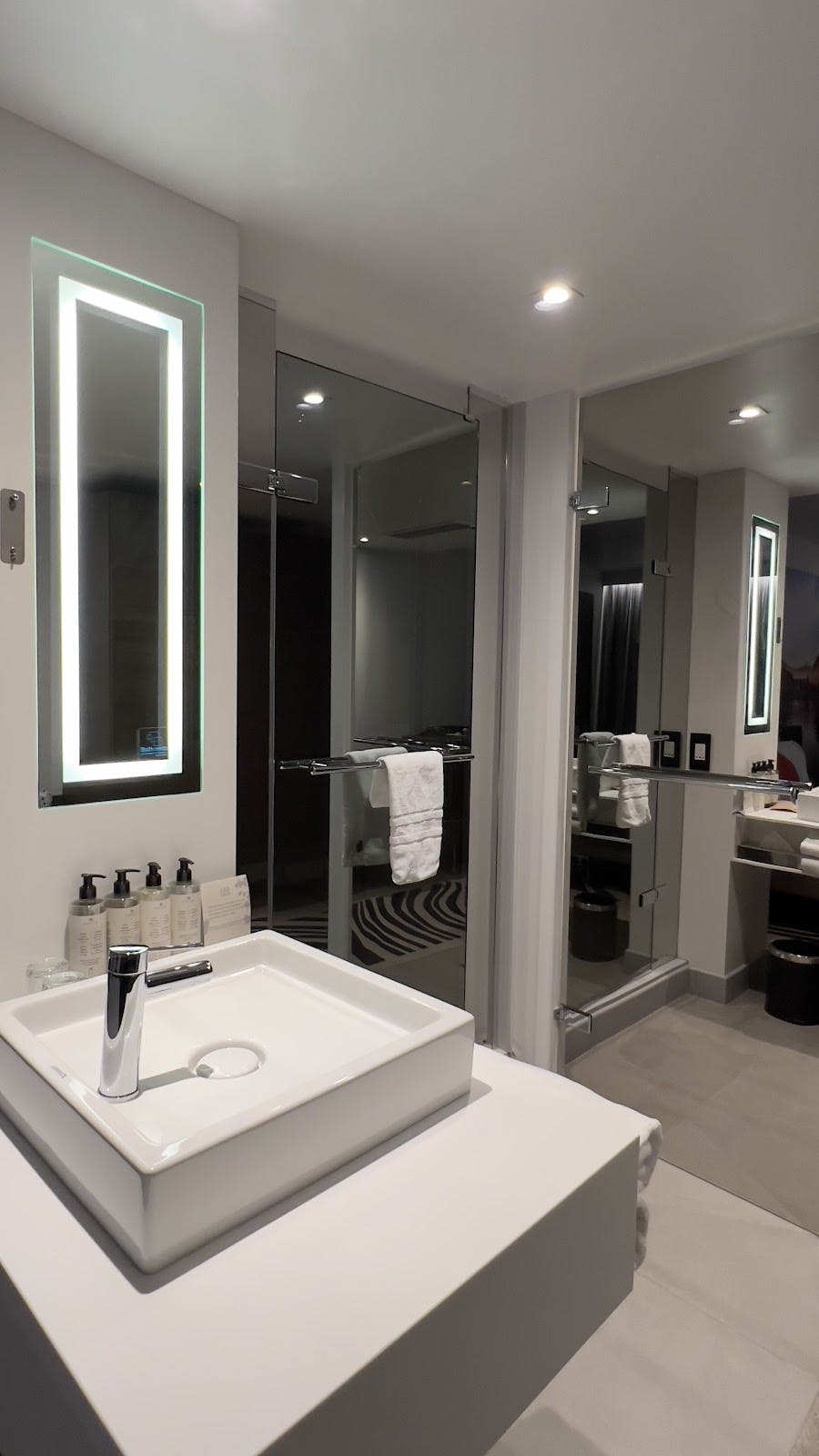 Accor Hotel - >Au Pi Hai???</a>