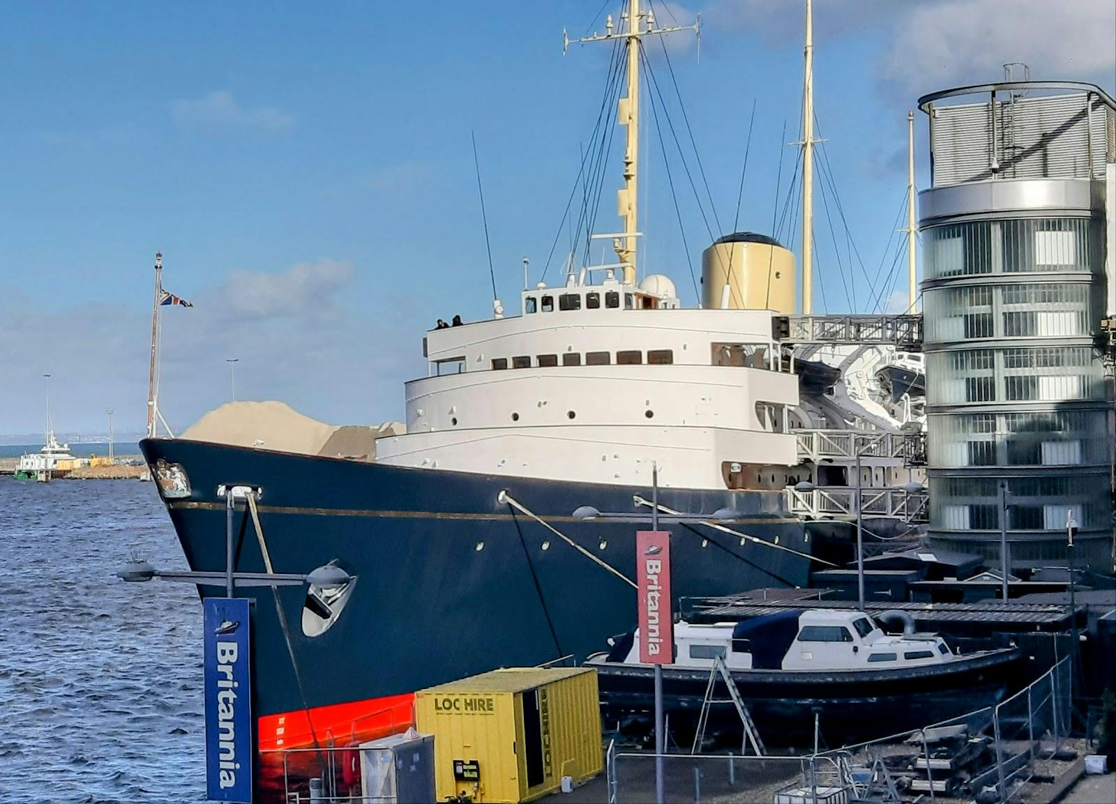 The Royal Yacht Britannia - >Dennis Smalley</a>