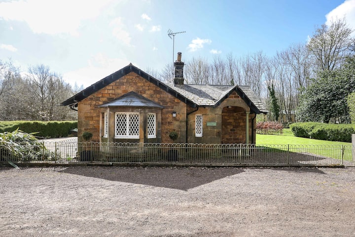 Historic Gilmerton House gatehouse for intimate boutique events and VIP breakout spaces.