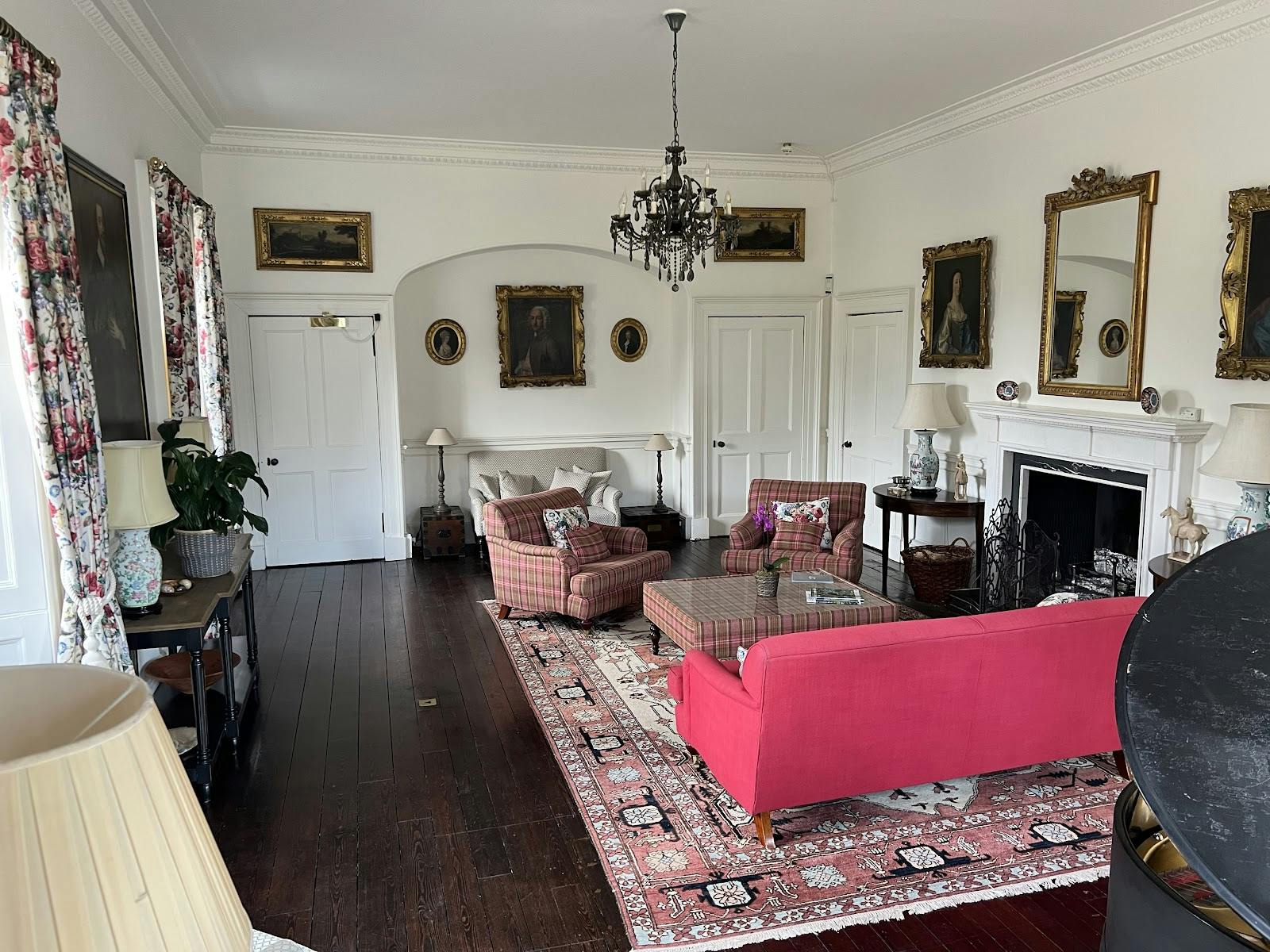 Gilmerton House - >D. Davis</a>