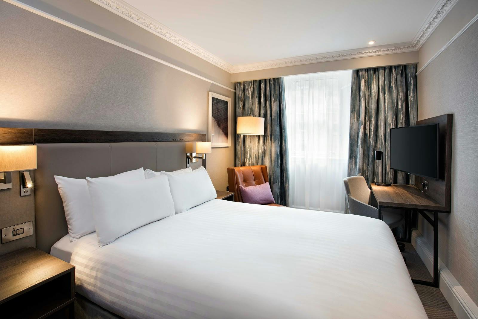 Hilton Edinburgh Carlton - >Hilton Edinburgh Carlton</a>