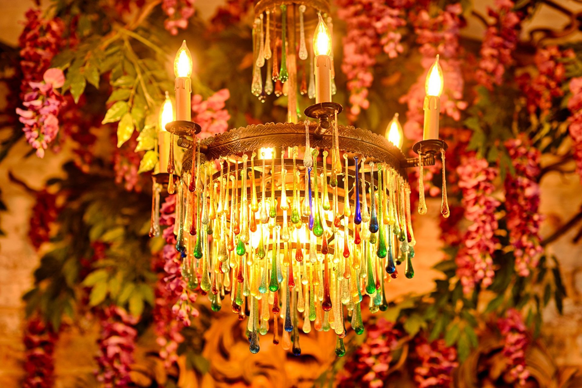chandeliers! Inside Edinburgh Bar ...
