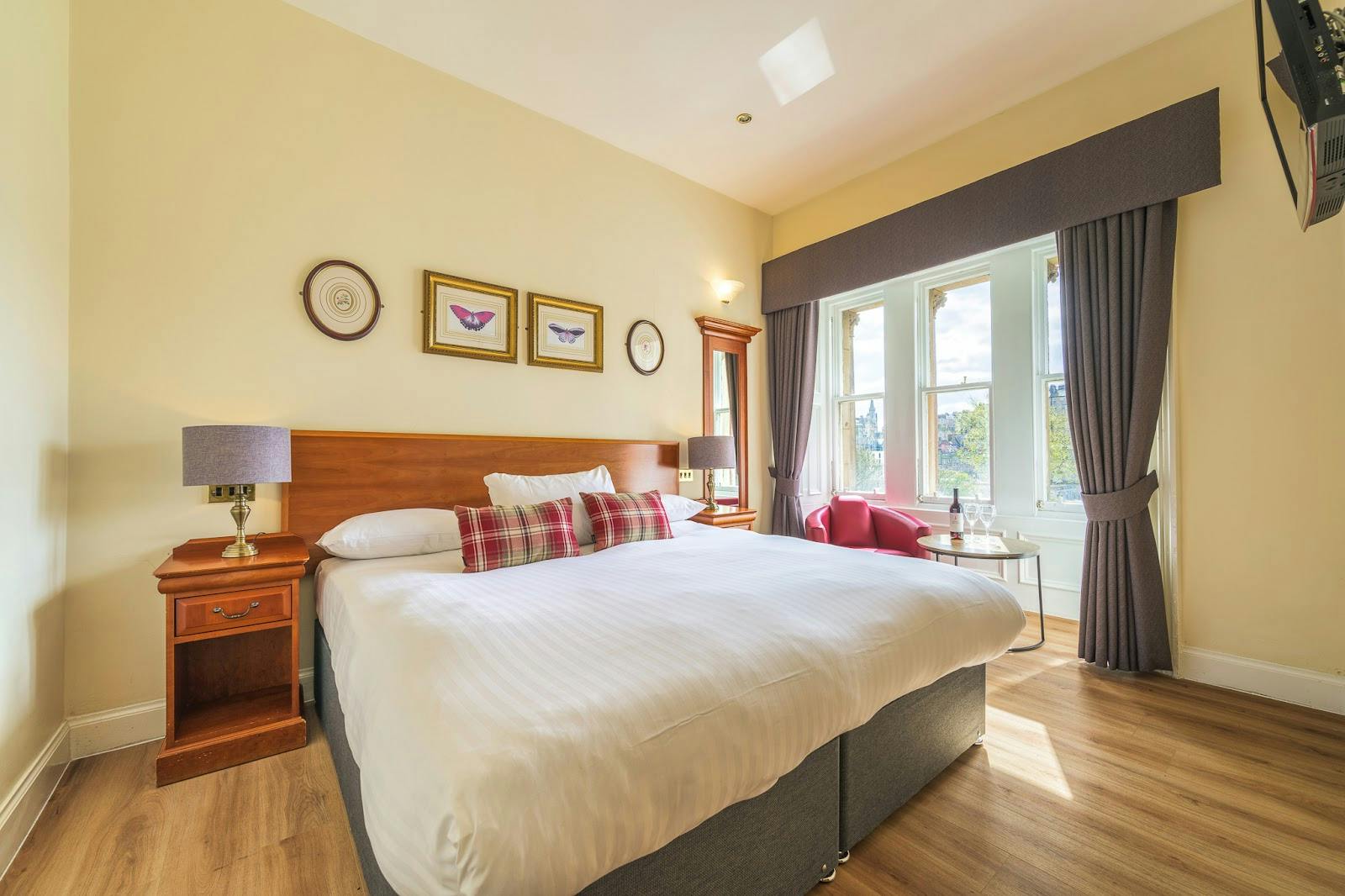 Abbotsford Room hotel guest room with workspace, ideal for business conference lodging.