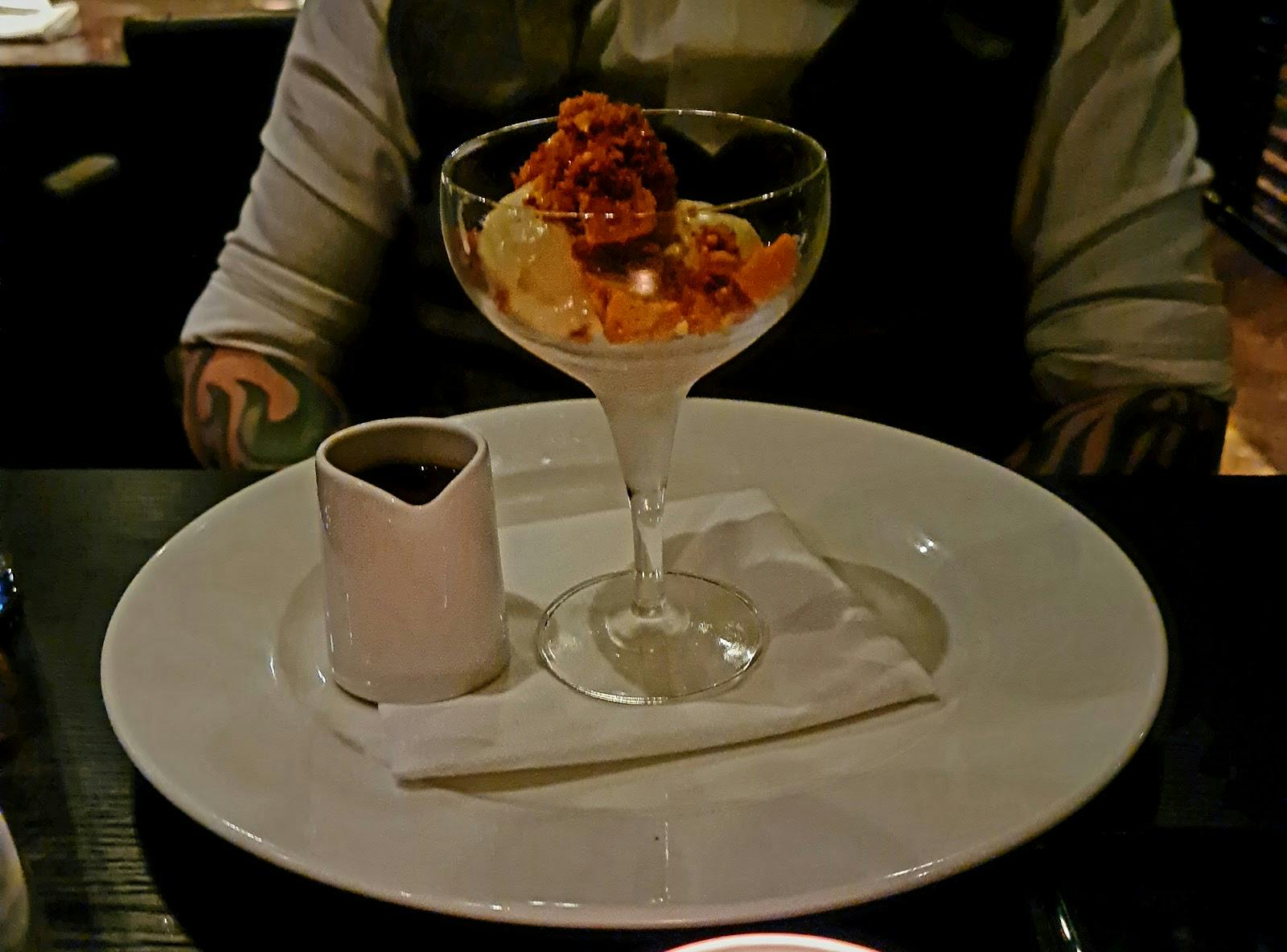 Dakota Edinburgh - >Kim Evinou</a>