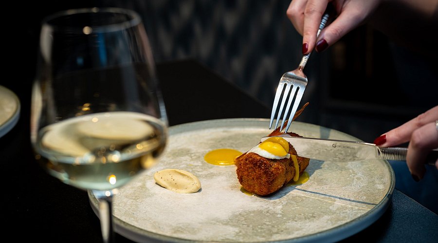 THE BRASSIERE AT THE SCHOLAR, Edinburgh ...