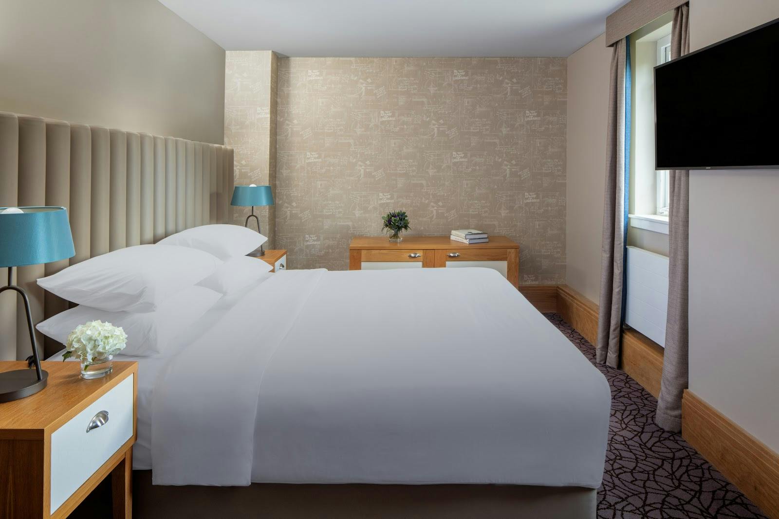 The Scholar - >The Scholar</a>