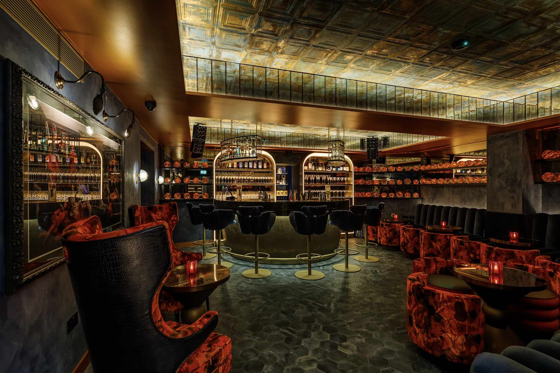 Upscale bar dial8 in Thirteen London, perfect for cocktail events and intimate meetings.