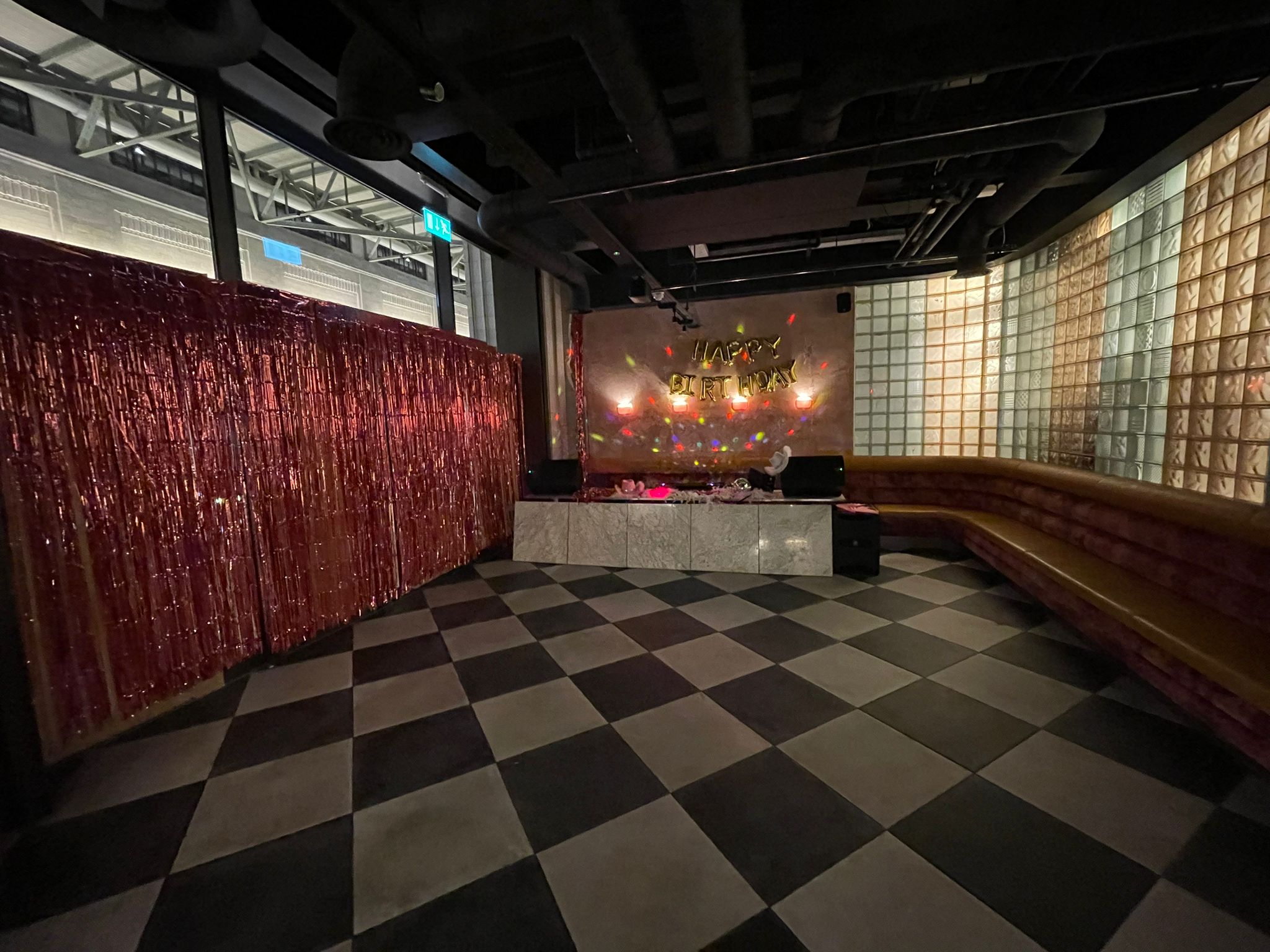 The Lounge & Kebab Queen at Le Bab, showcasing delicious kebabs for casual dining.