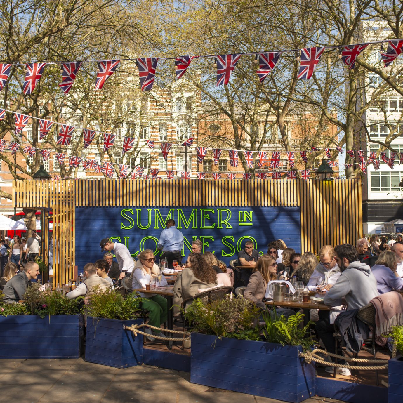 Summer in Sloane Square – King's Road ...