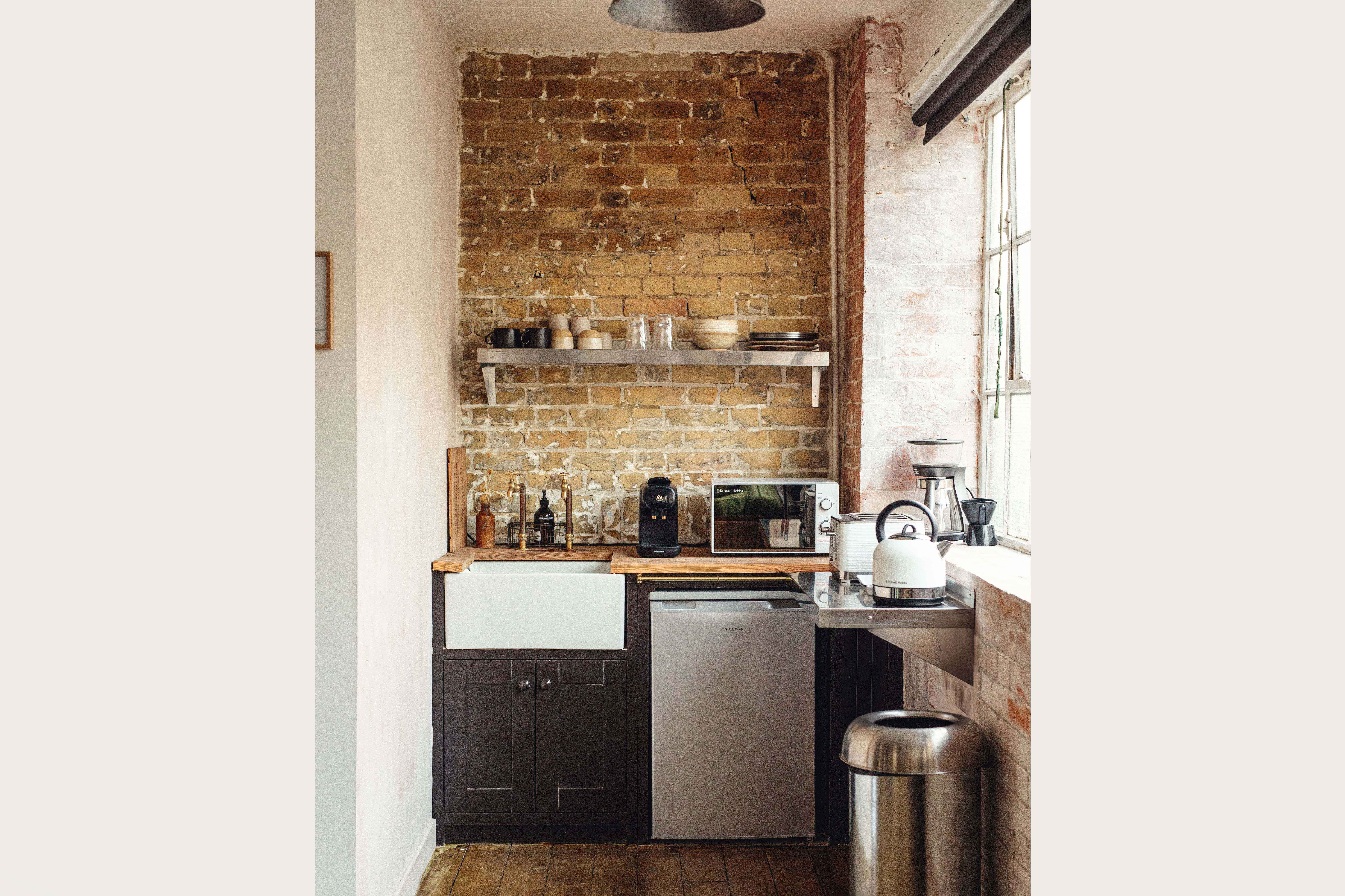 Studio - izdcarzogr1.jpg