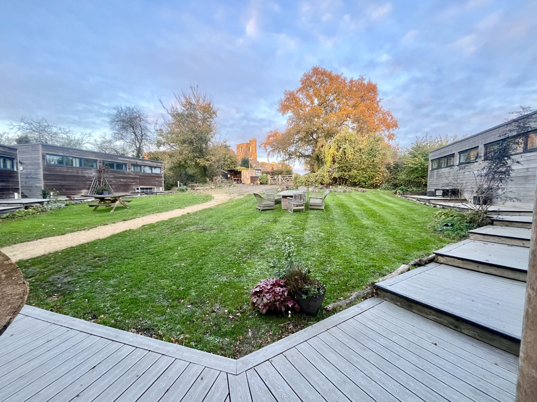 The Nest & The Hive | Clophill Eco Lodges